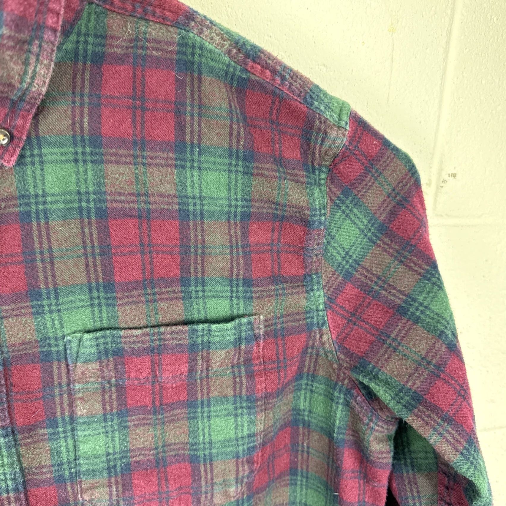 Vintage LL Bean Men's Plaid Flannel Shirt Large Green Red Button-Up Long Sleeve Shirt Size US L / EU 52-54 / 3 - 5 Thumbnail