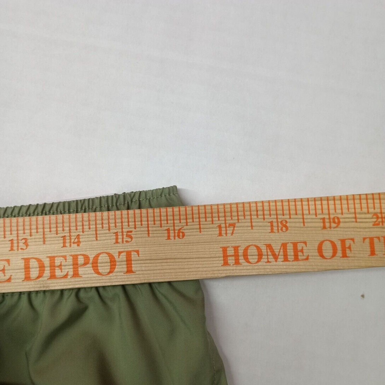 Nike Nike Men's Club Flow Relaxed Fit 6" Shorts Oil Green Size M Size US 32 / EU 48 - 6 Thumbnail