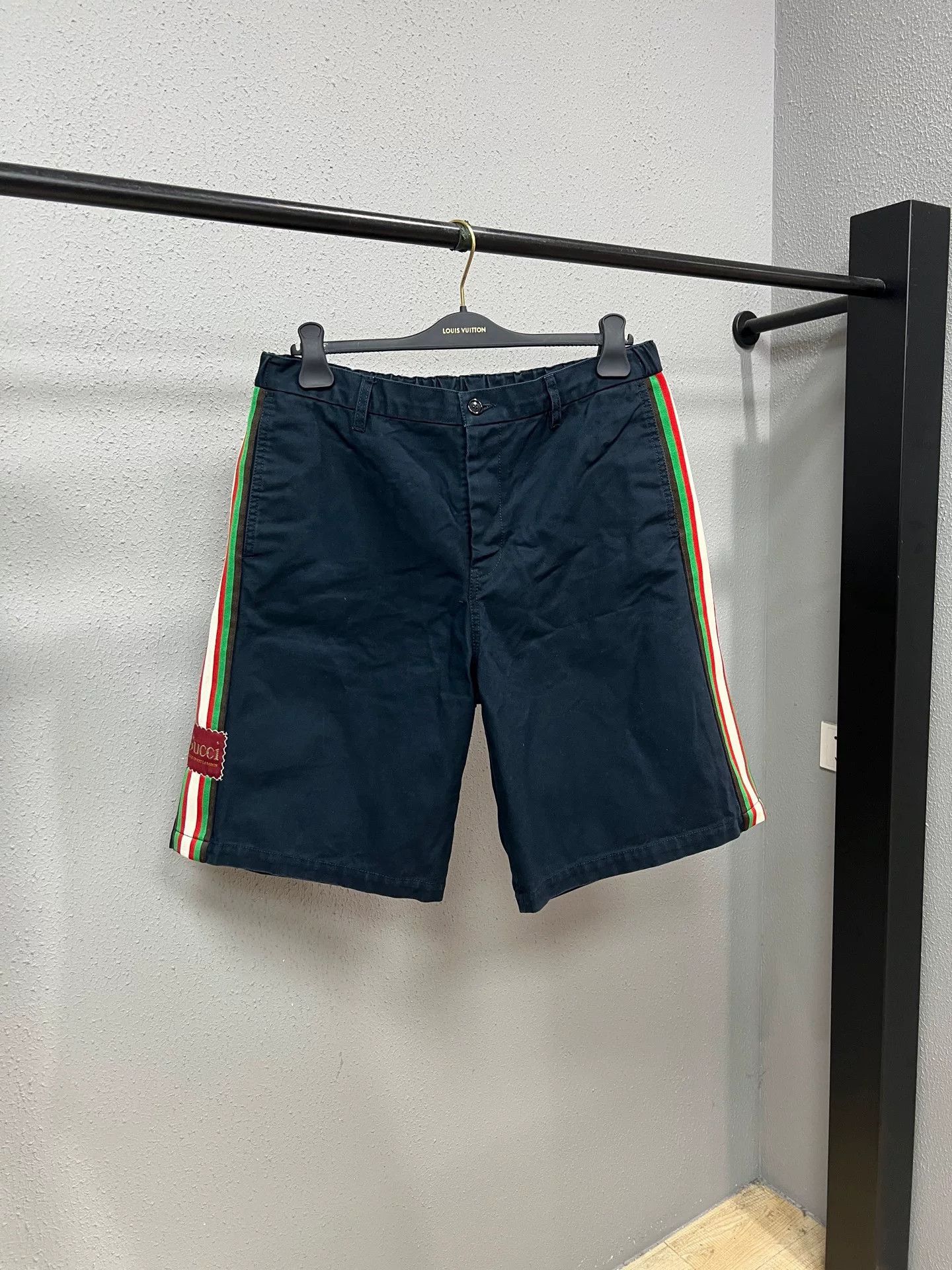 Gucci Gucci Slogan Stripe Shorts Size US 36 / EU 52 - 1 Thumbnail
