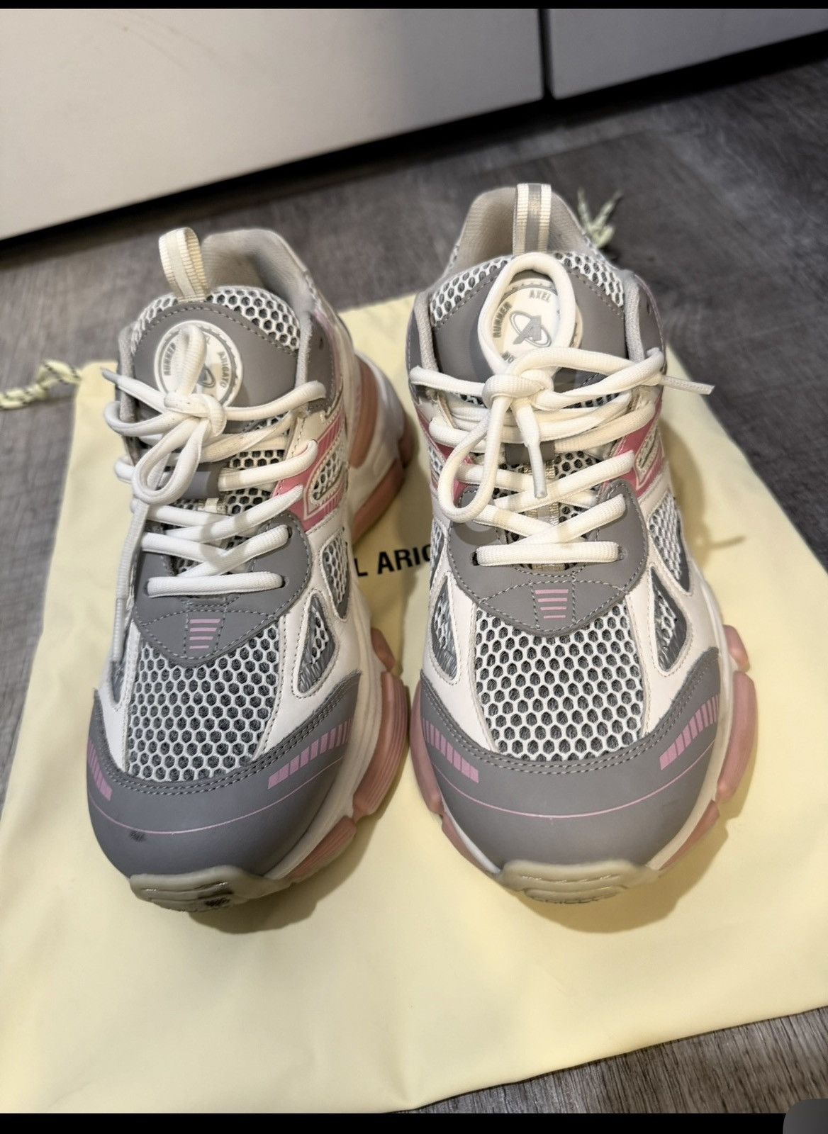 Axel Arigato AXEL ARIGATO Marathon Neo Runner in White/Pink. Size US 8.5 / IT 38.5 - 2 Thumbnail