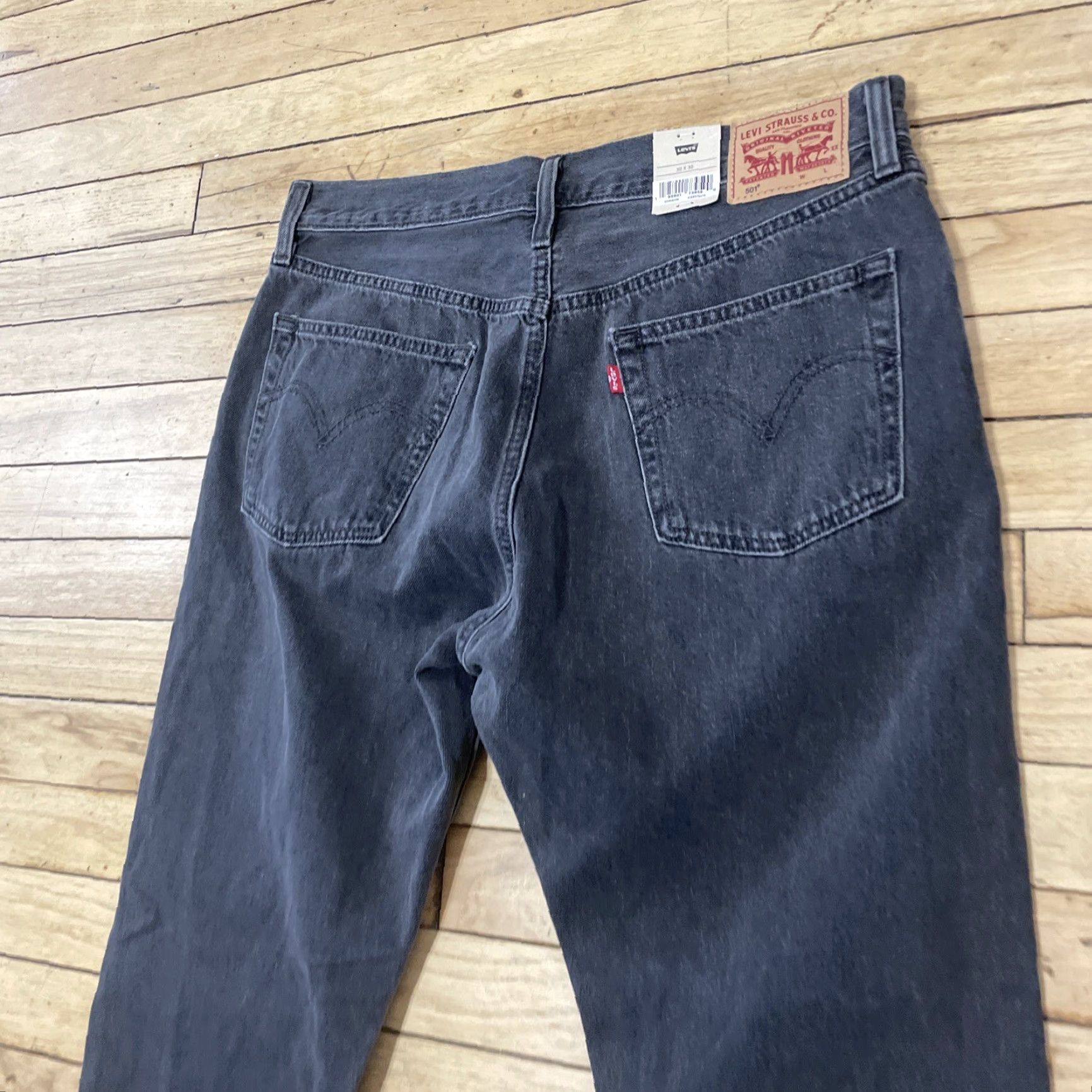 Levi's VINTAGE Levi's 501 xx Original Jeans 30x30 Adult Regular Black 501xx Black Frayed NWT Jeans Mens Size US 30 / EU 46 - 5 Thumbnail