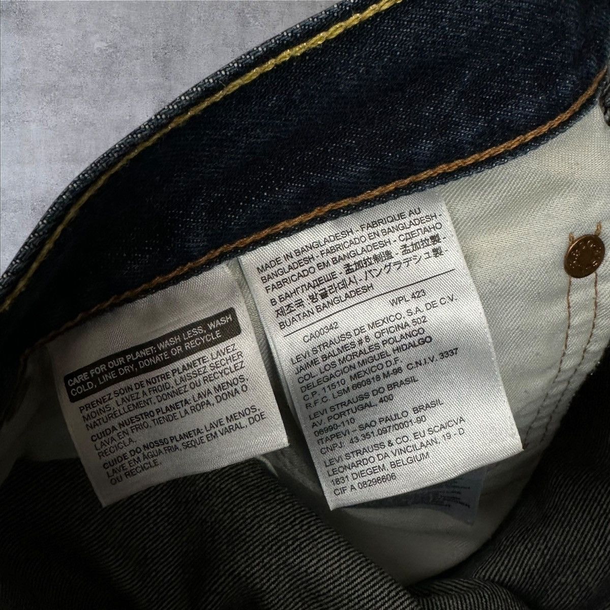 Levi's × Vintage Vintage Levi’s 751Jeans W34 L32 Navy Blue Denim Pants Size US 34 / EU 50 - 7 Thumbnail