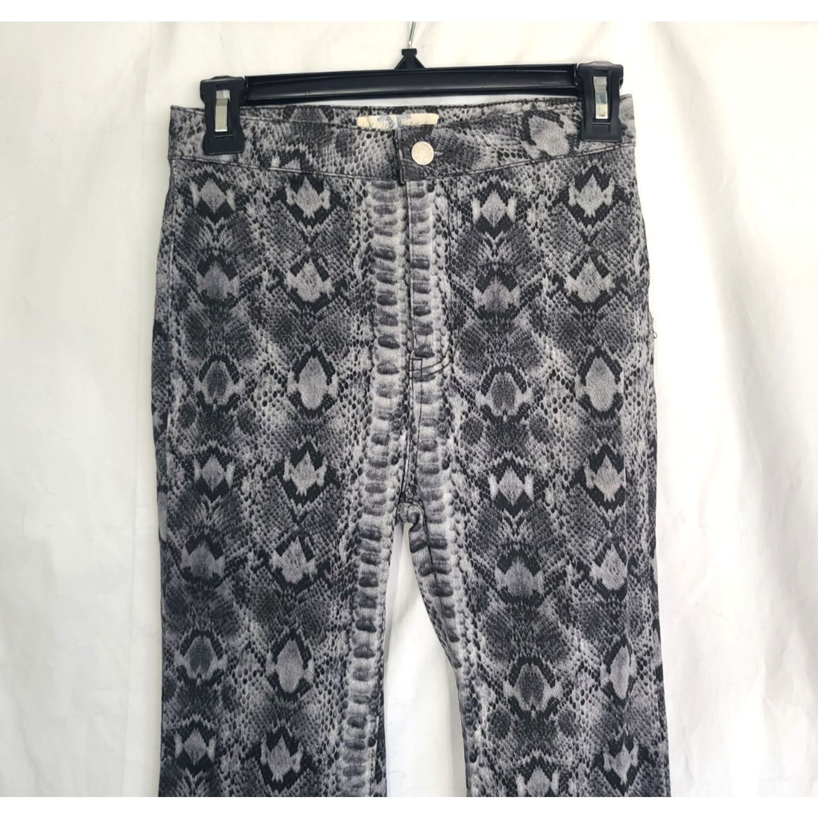 Free People We The Free Gray Just Float On Snake Flare Leg Jeans 25 X 32 Size 25" / US 0 / IT 36 - 3 Thumbnail