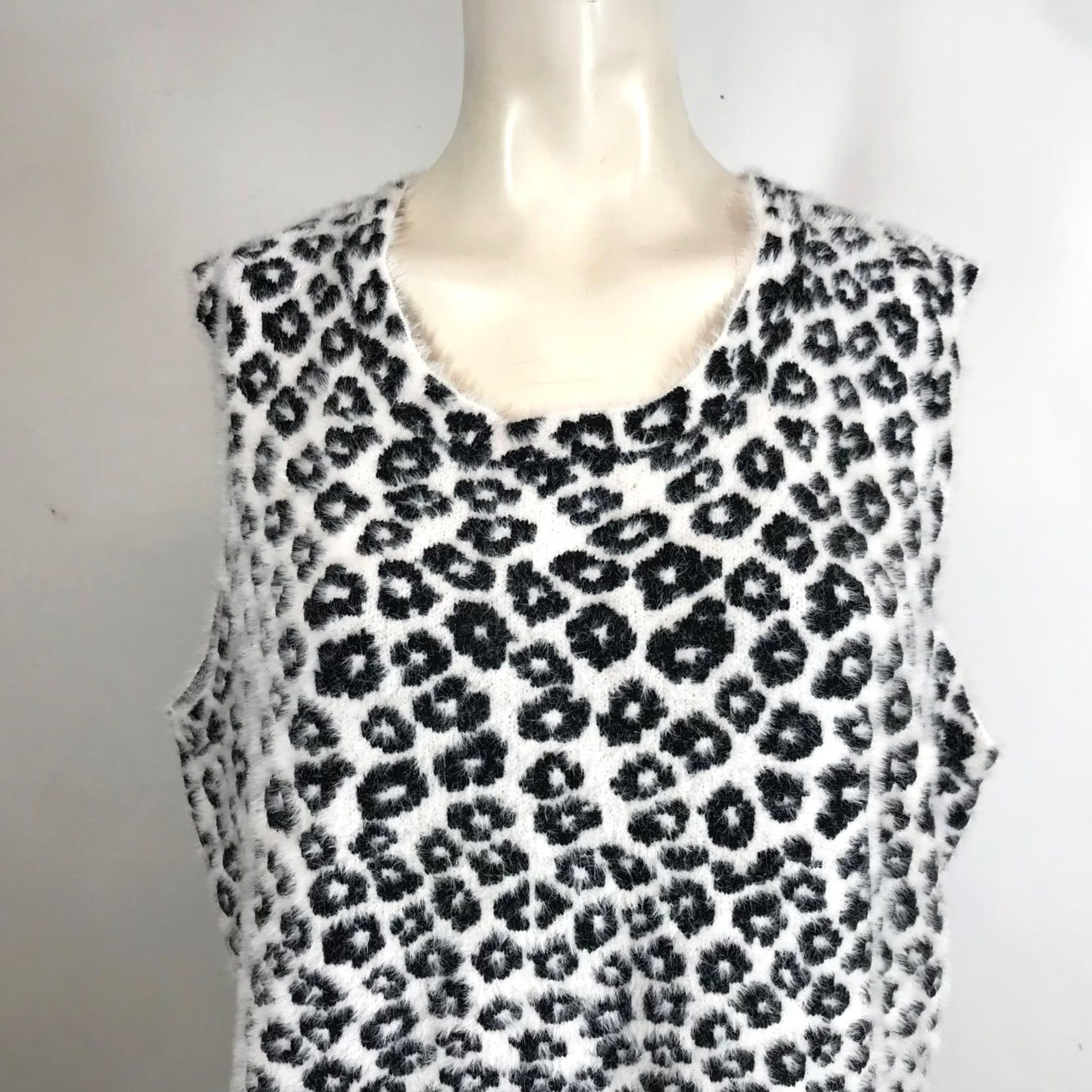 Vintage ODDy Women's 3XL Sleeveless Leopard Print Fuzzy Tank Top Size XXL / US 16-18 / IT 52-54 - 2 Thumbnail