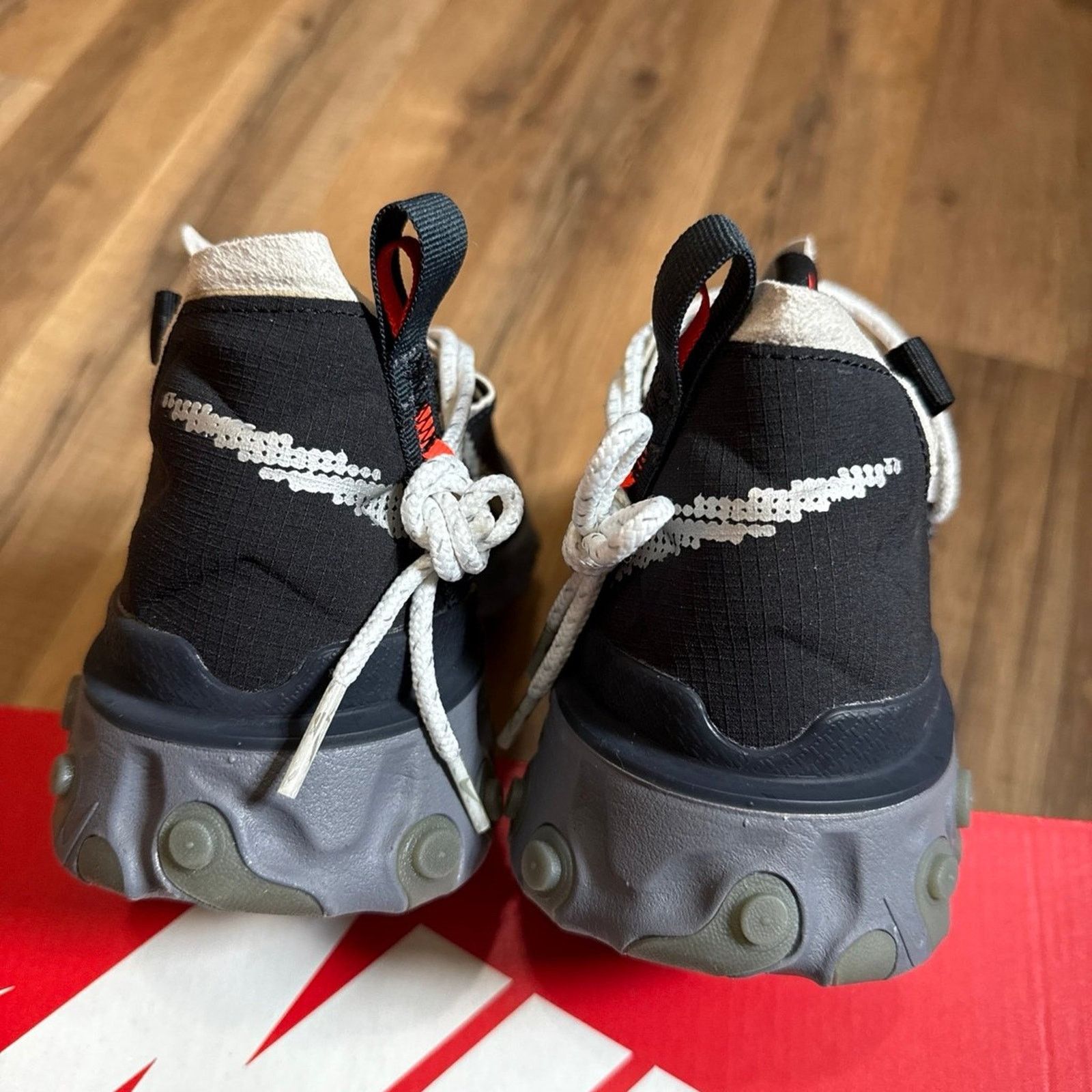Nike Nike React WR ISPA Black Metallic Silver Gunsmoke Size US 10 / EU 43 - 6 Thumbnail
