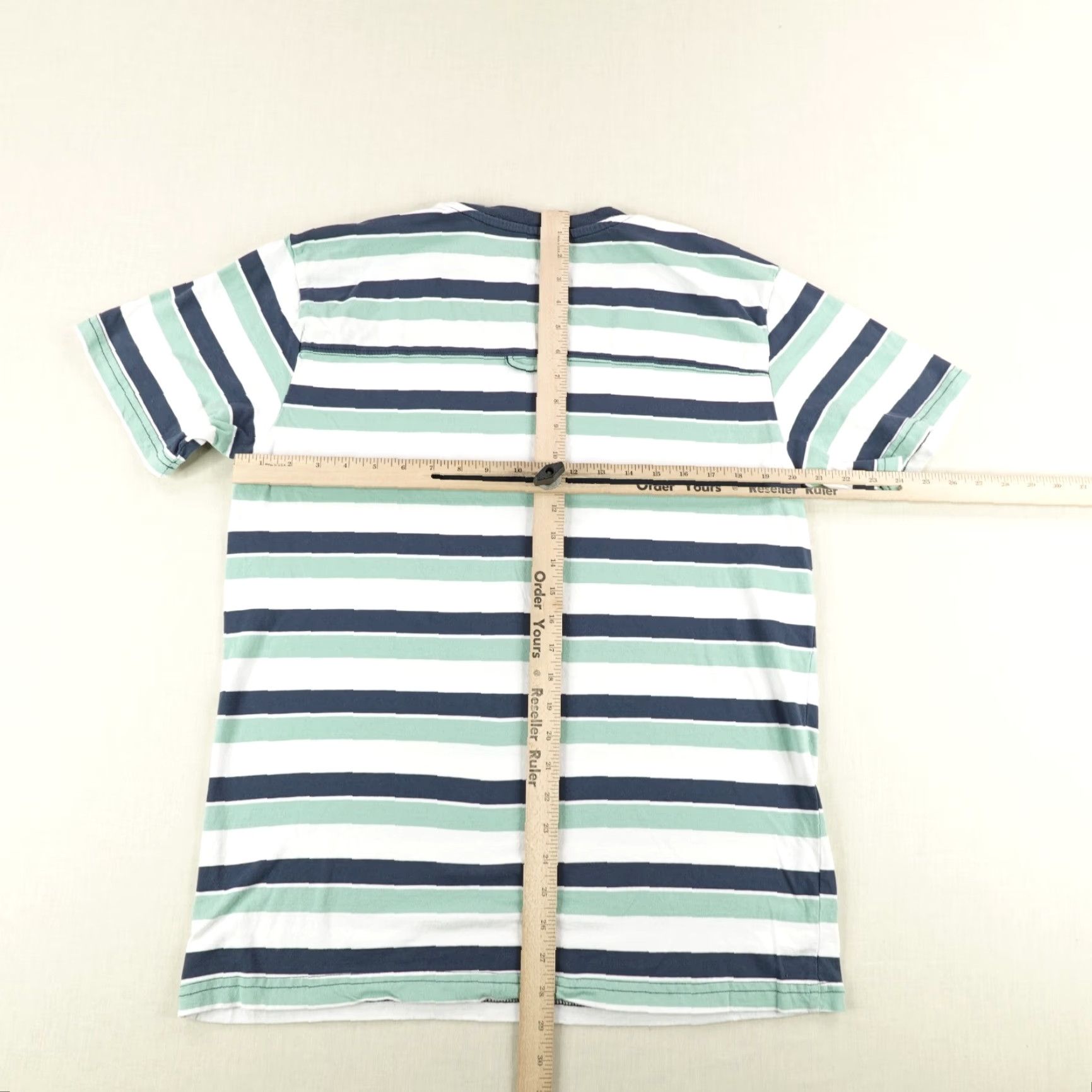 Vintage VINTAGE Spirited Away Shirt Anime Striped Men's Large Green Crew Neck T-Shirt Size US L / EU 52-54 / 3 - 4 Thumbnail