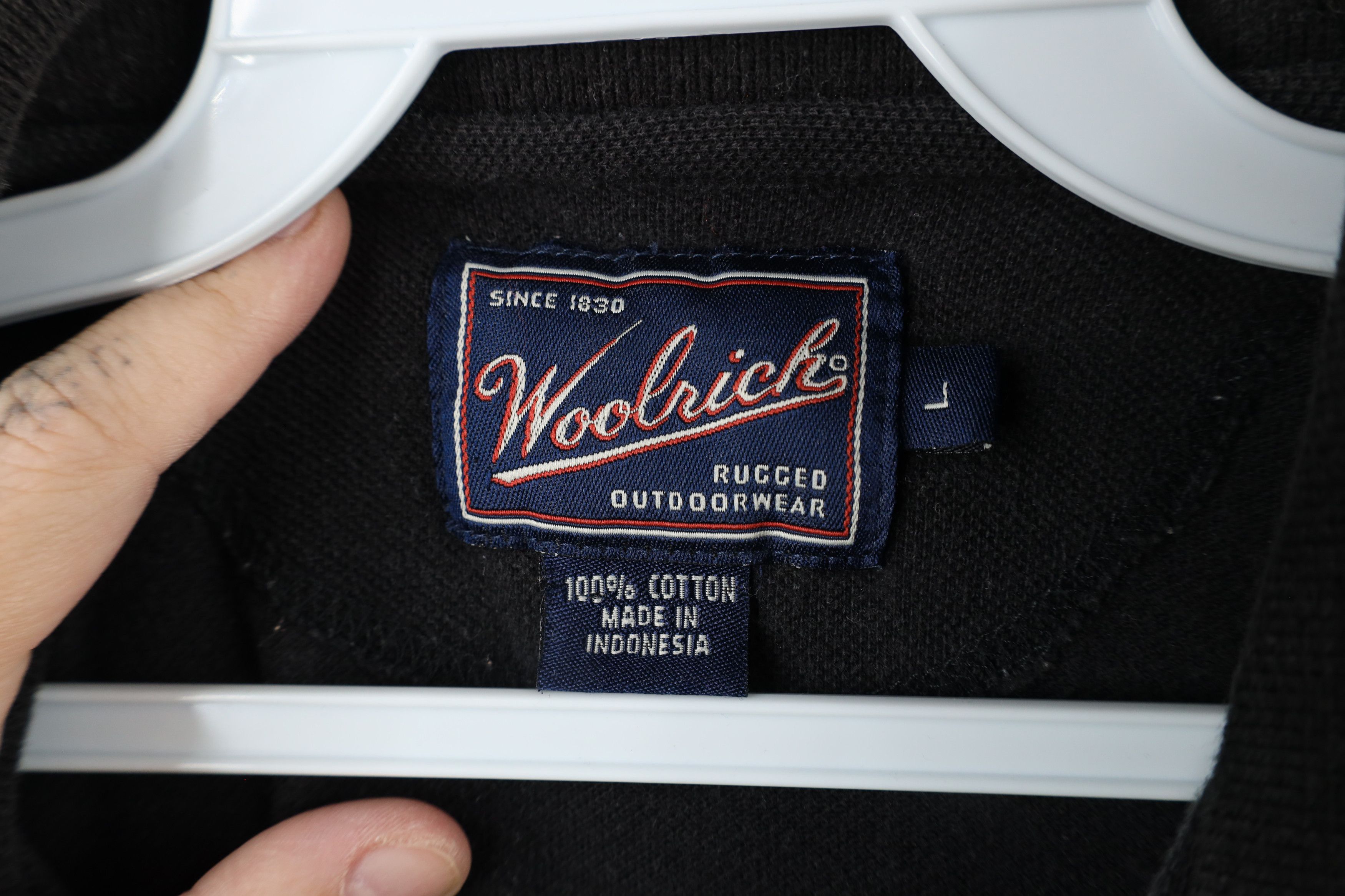 Vintage × Woolrich Woolen Mills Vintage 90s Woolrich Spell Out Collared Polo Shirt Black Size US L / EU 52-54 / 3 - 8 Thumbnail