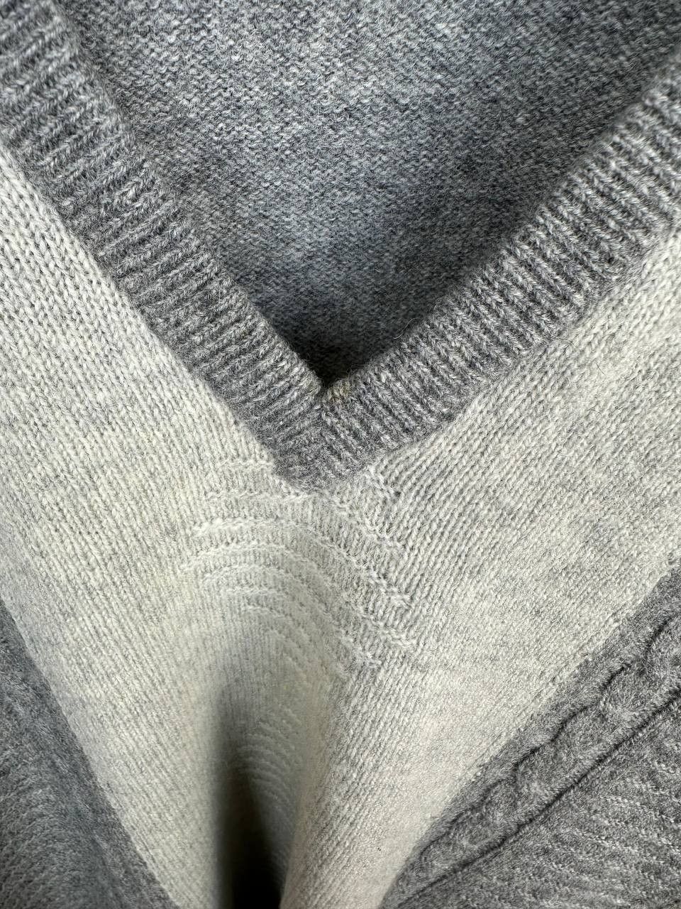 Pringle Of Scotland Pringle of Scotland Striped Scotland Wool V-Neck Sweater VTG Size US M / EU 48-50 / 2 - 9 Thumbnail