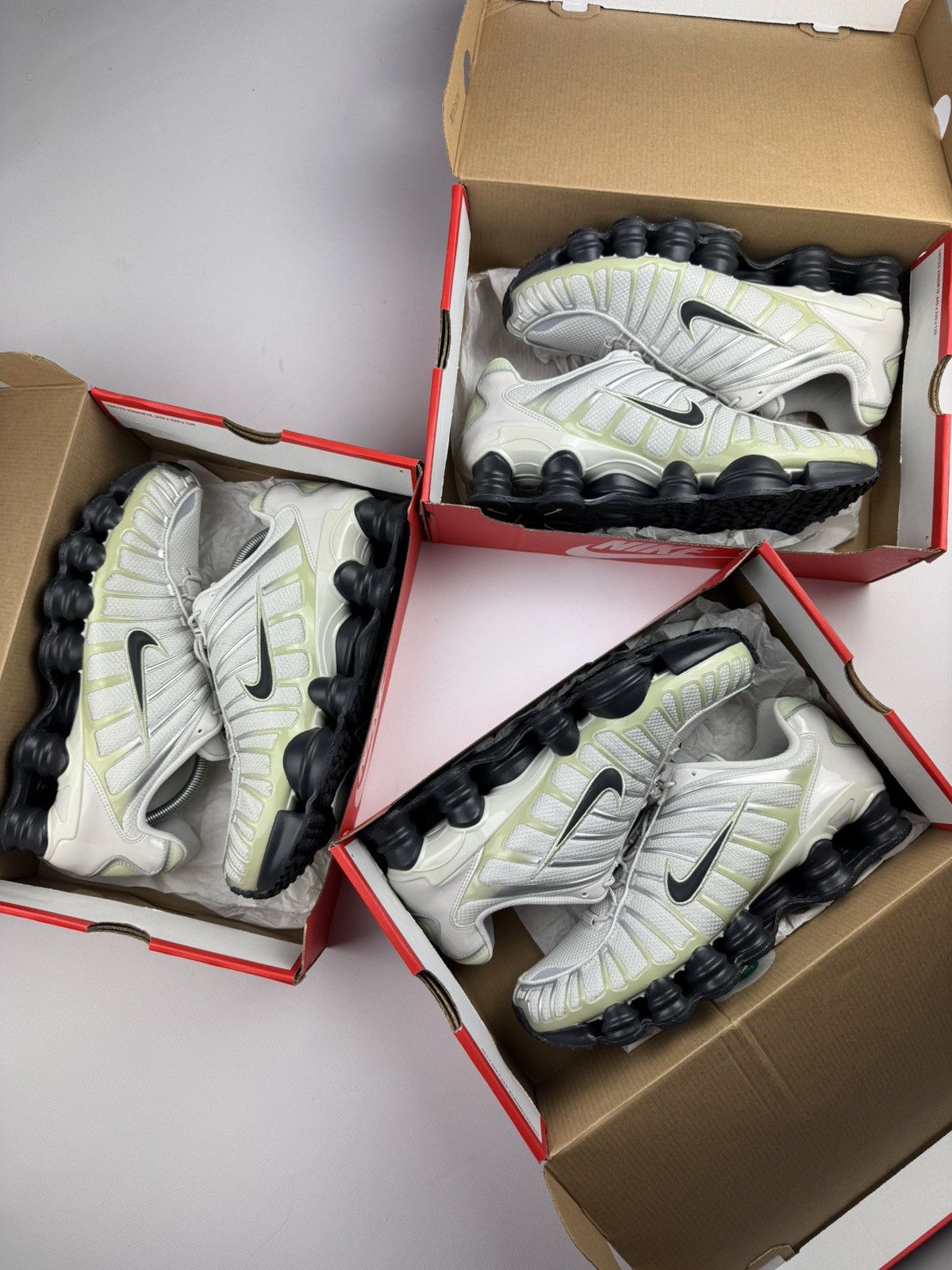 Nike Nike Shox TL Olive Aura US10,5 Size US 10.5 / EU 43-44 - 4 Thumbnail