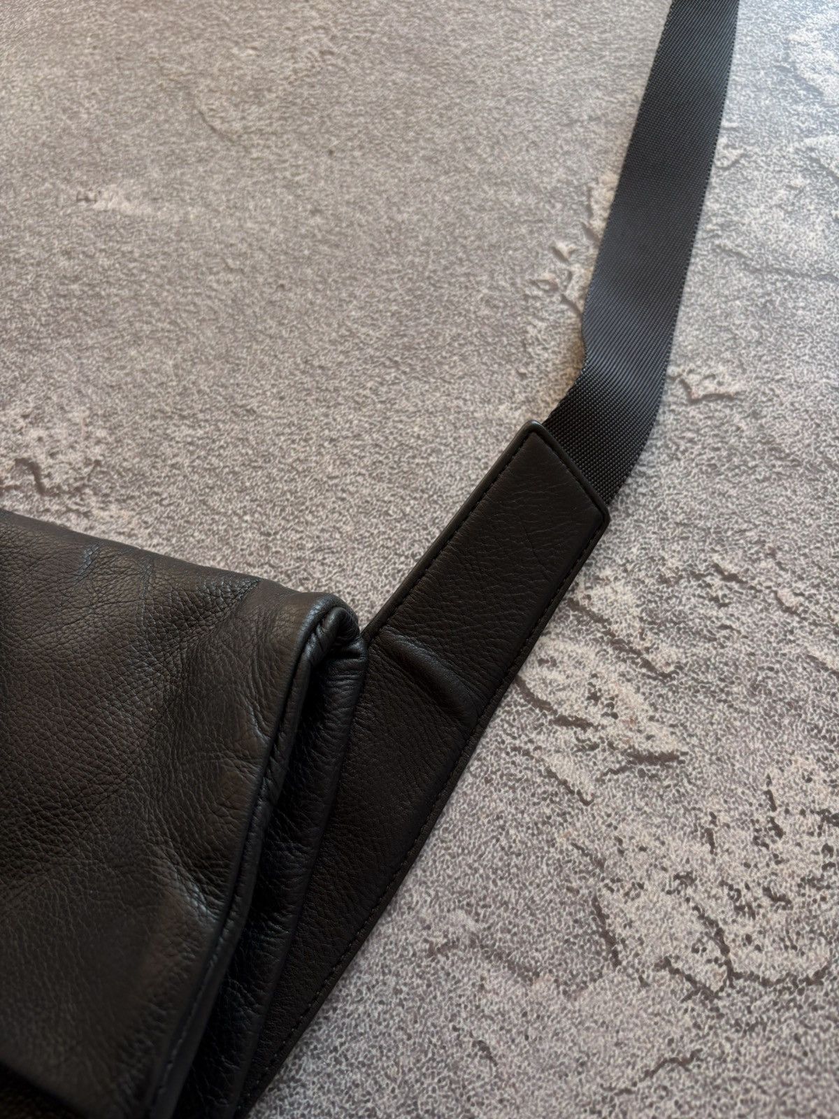 agnes b. Agnes b. Leather Crossbody Avant Garde Bag Made in Japan Size ONE SIZE - 5 Thumbnail
