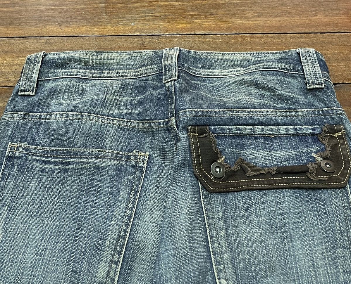 Le Grande Bleu (L.G.B.) Very Rare Vintage Japanese Brand Lagust Jeans 1990s Size US 33 - 4 Thumbnail