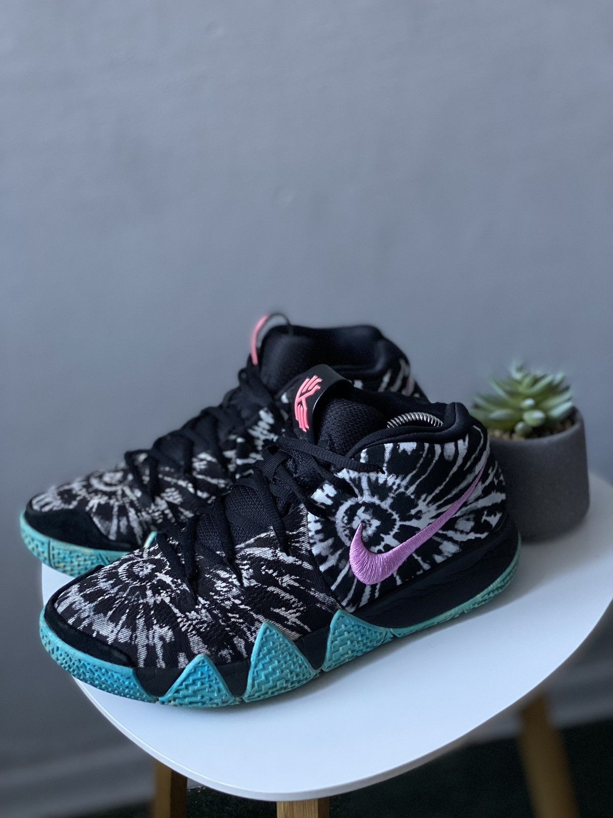 Mismatch kyrie 4 on sale