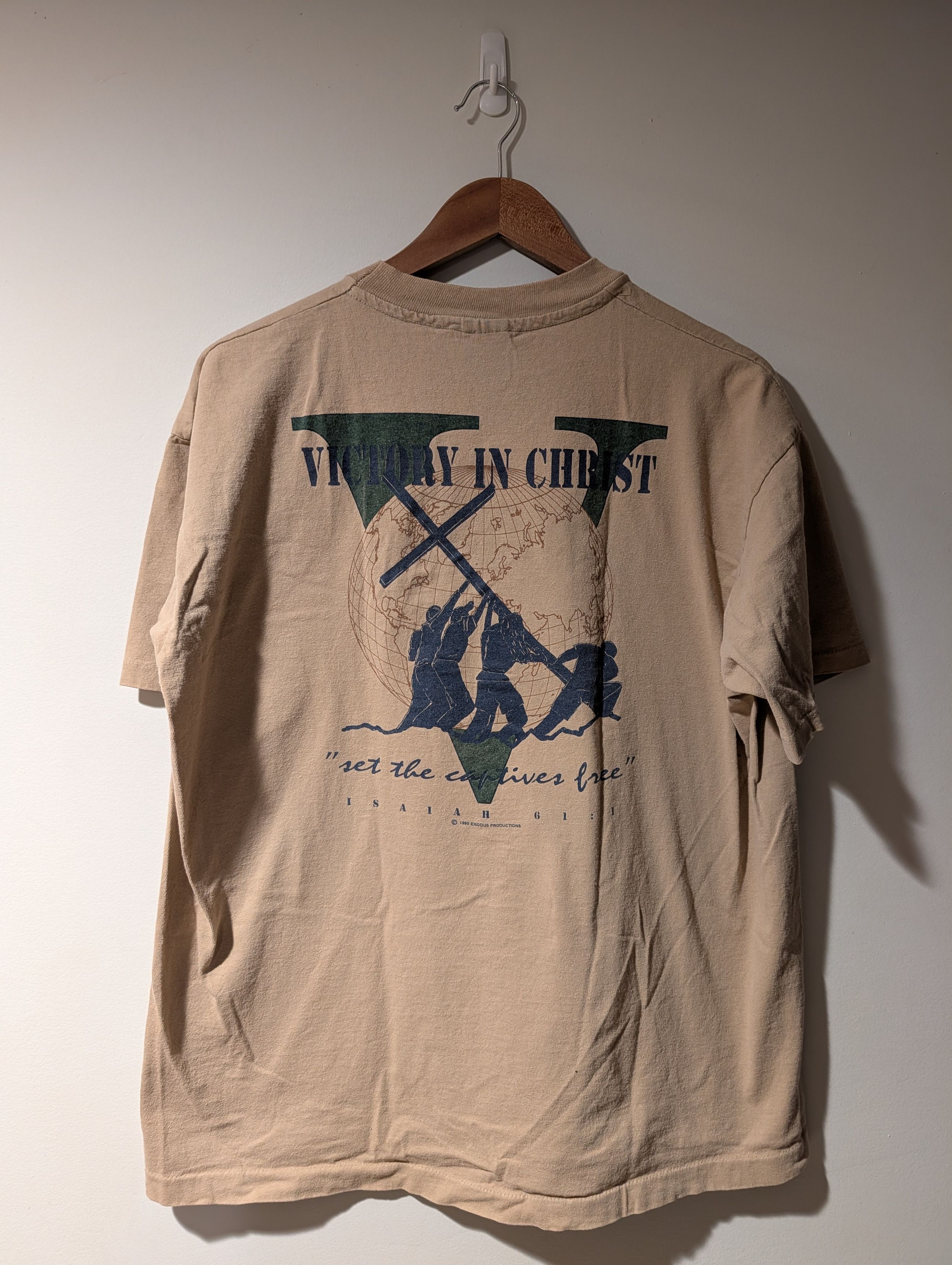 Vintage Vintage 1995 Victory in Christ Jesus Verses Religion T-Shirt Size US XL / EU 56 / 4 - 1 Thumbnail