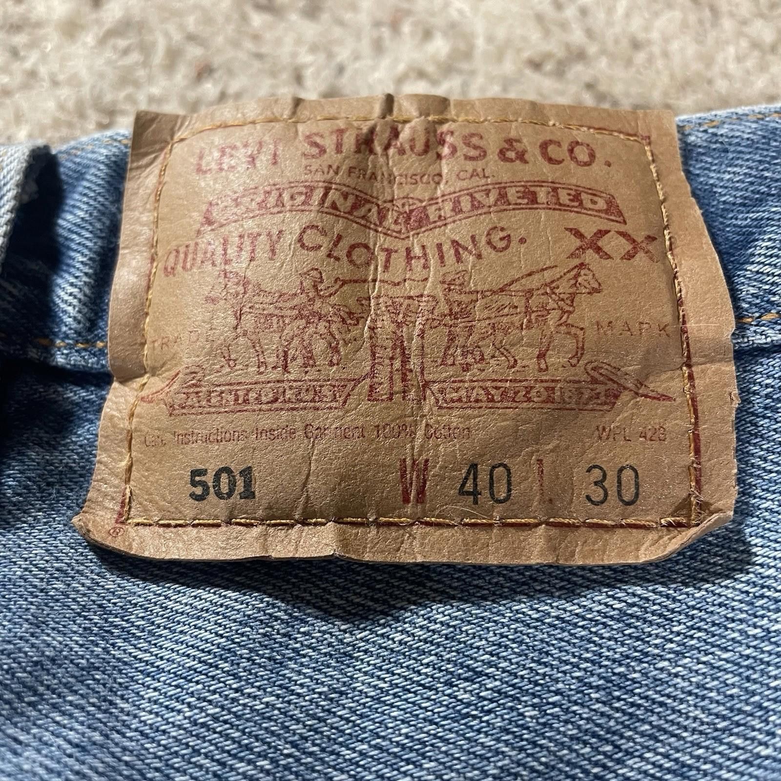 Levi's Vintage Levi's 501 Mens 40x30 ButtonFly Jeans Y2K Light Wash Size US 40 / EU 56 - 5 Thumbnail