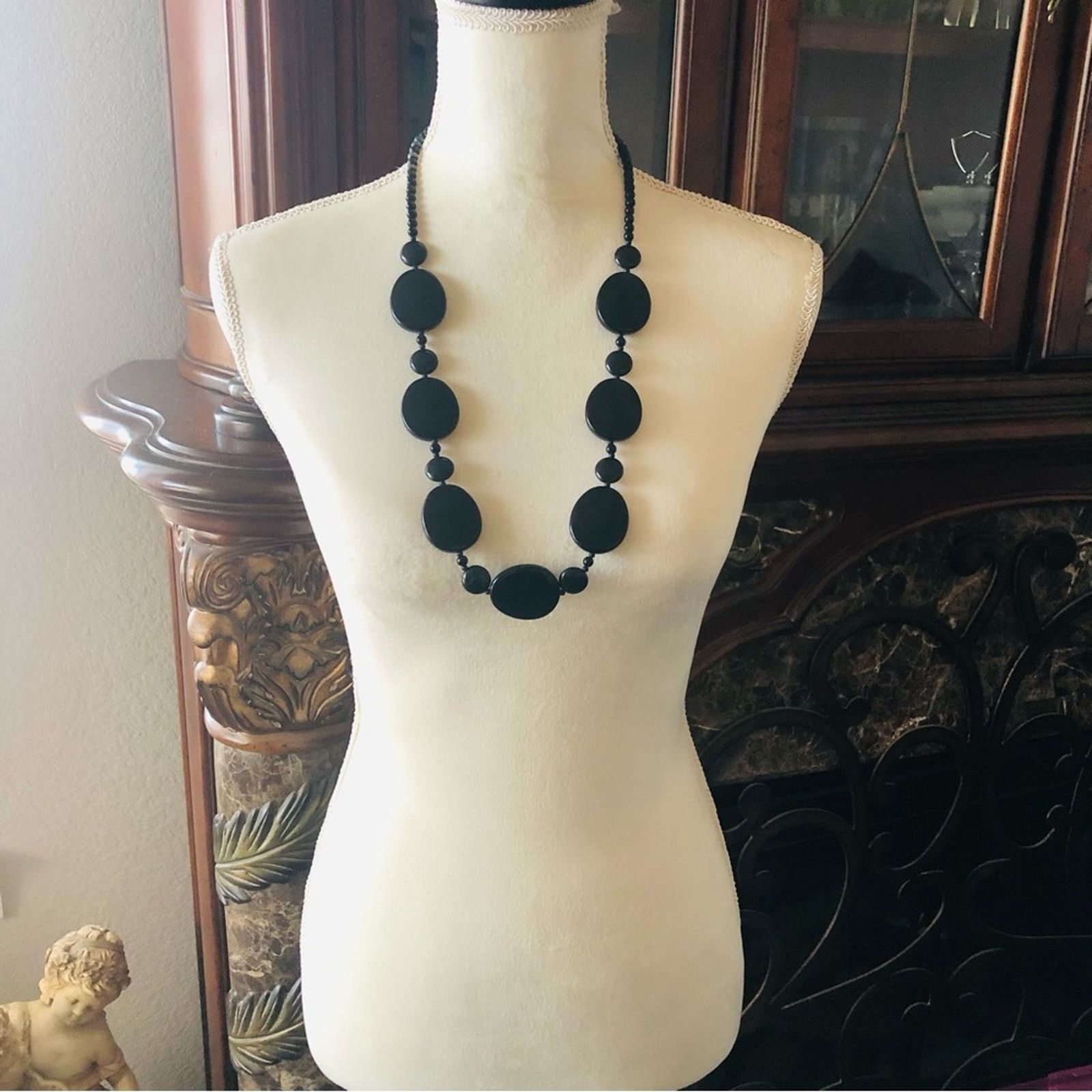 Jewelry Bold black resin disc wood bead necklace Size ONE SIZE - 5 Thumbnail