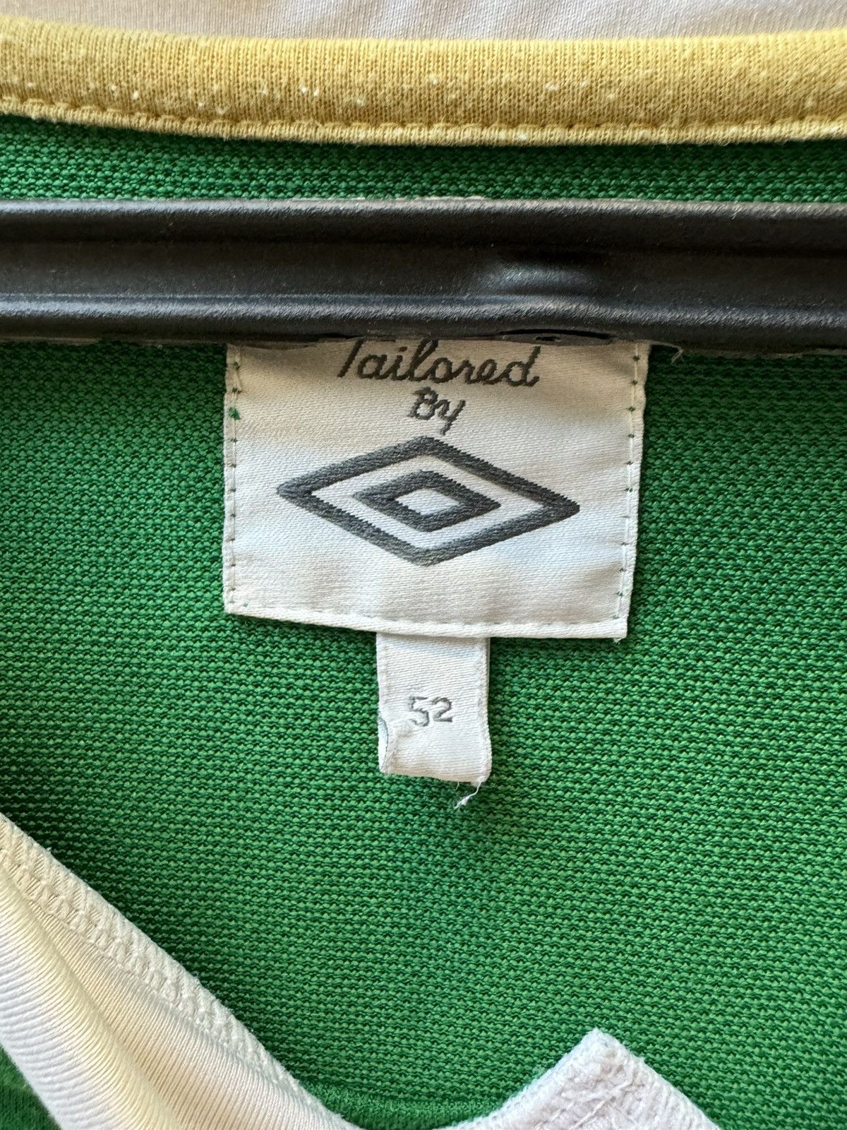 Umbro Ireland 2010 vintage home shirt umbro jersey l-xl Size US L / EU 52-54 / 3 - 4 Thumbnail