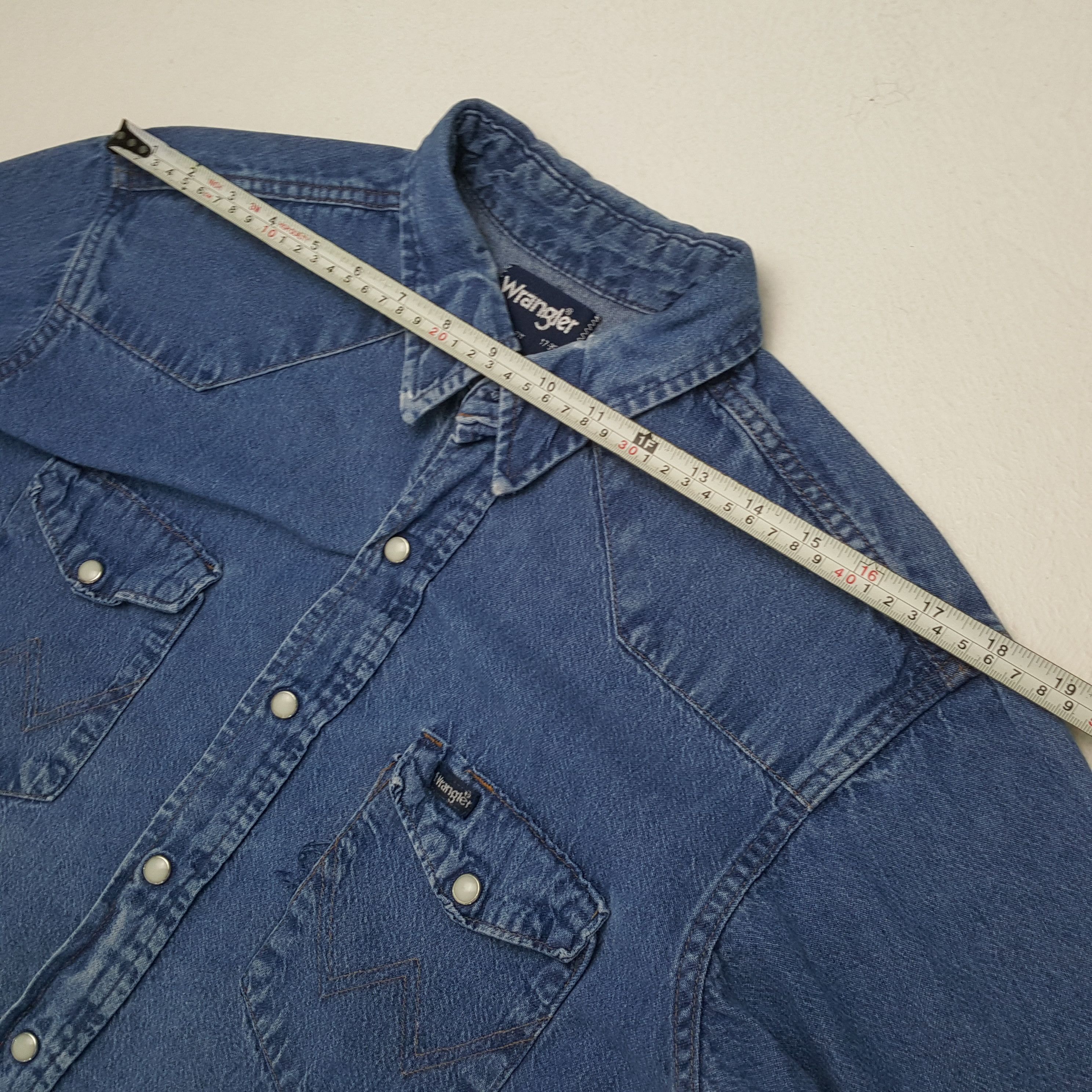 Vintage × Wrangler WRANGLER Double Pocket Casual Style Denim Shirt Size US XL / EU 56 / 4 - 4 Thumbnail