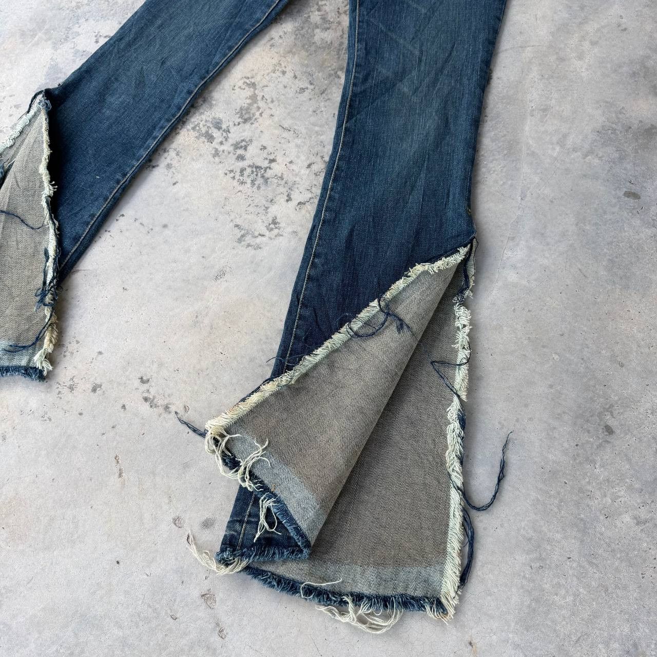 Japanese Brand Maruka Japan Distressed "Shredded" Side Slits Flare Jean W26 Size 26" / US 2 / IT 38 - 3 Thumbnail