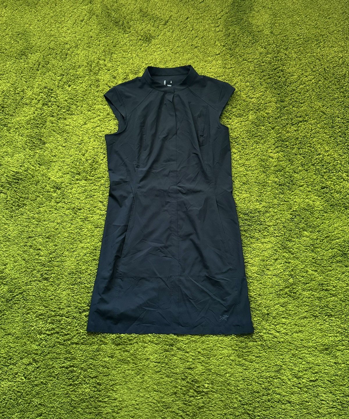 Arc'teryx × Designer Arc’teryx gorpcore style black dress Size L / US 10 / IT 46 - 1 Thumbnail
