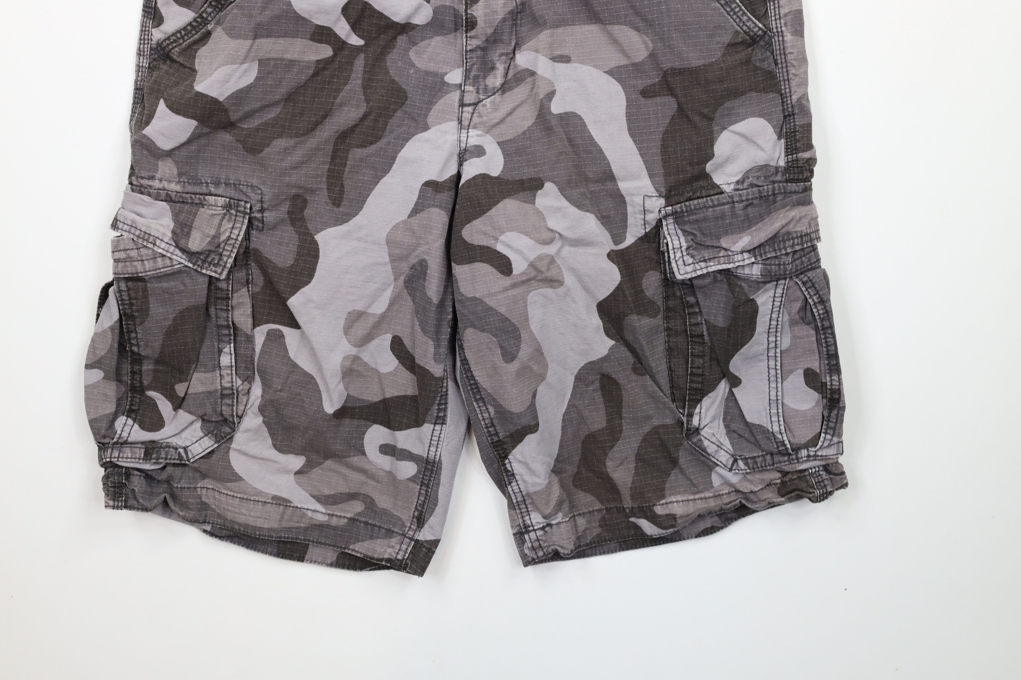 American Eagle Outfitters × Vintage Vintage American Eagle Outfitters Camouflage Cargo Shorts Size US 34 / EU 50 - 4 Thumbnail