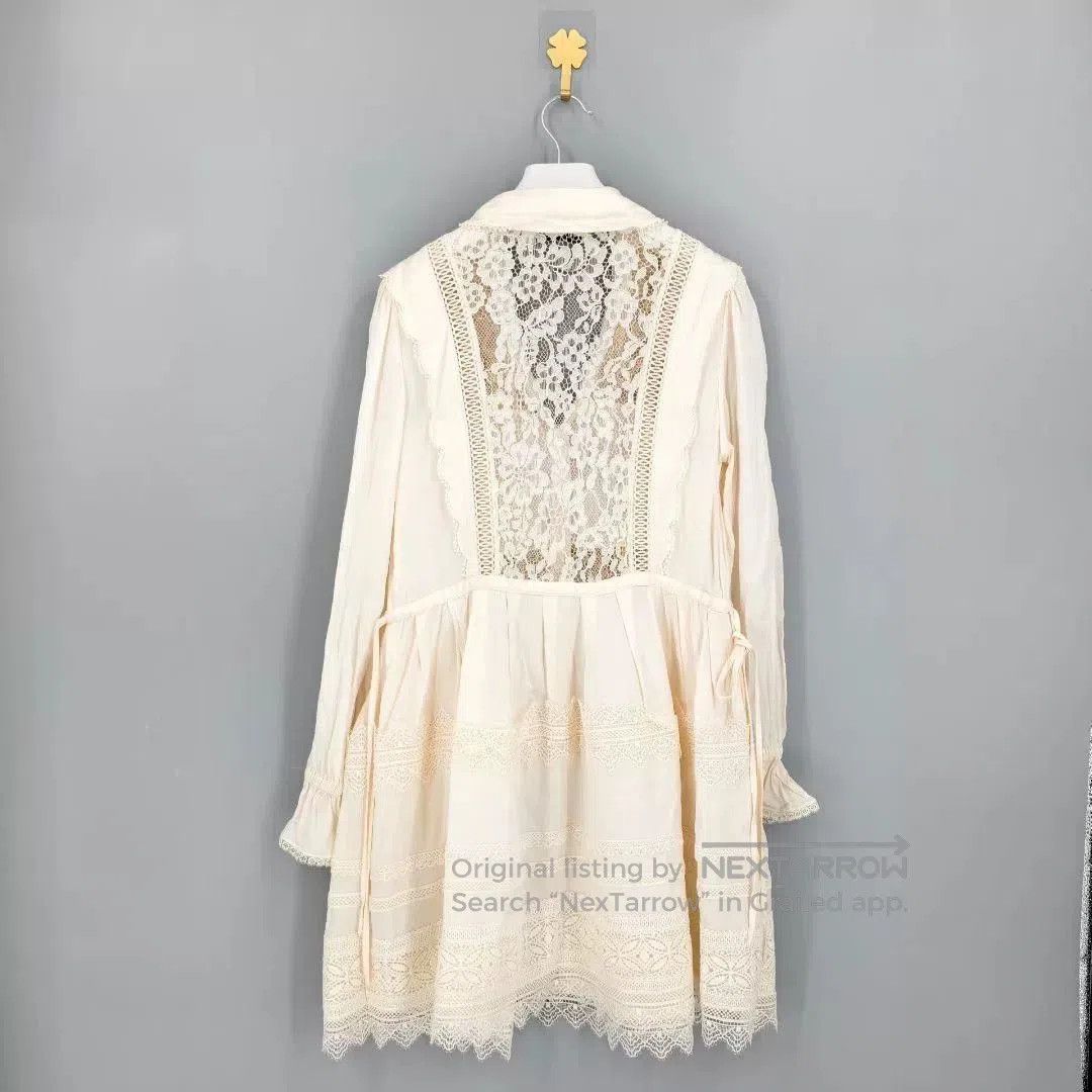 Self-Portrait Self-portrait White Lace V-neck Short-sleeve Dress. Size M / US 6-8 / IT 42-44 - 2 Thumbnail
