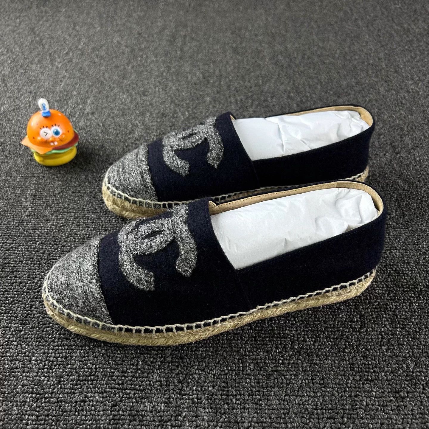 Chanel Chanel CC Fisherman Slipper Size US 6 / IT 36 - 1 Thumbnail