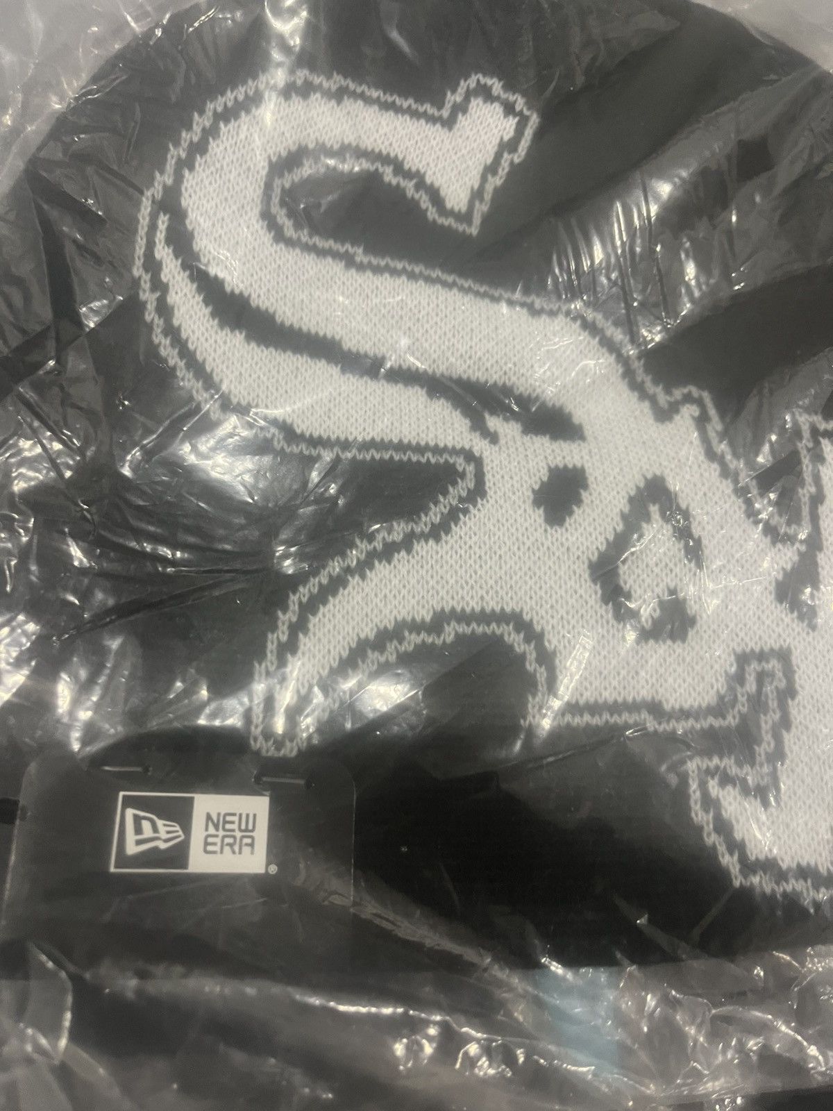Supreme Supreme WhiteSox New Era Beanie Black DSWT Size ONE SIZE - 2 Thumbnail