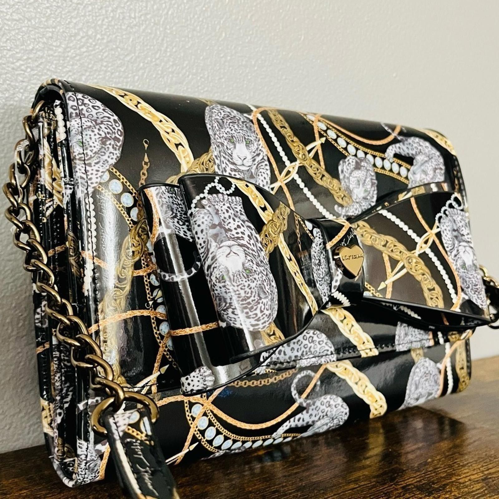 Betsey Johnson Betsey Johnson Xodani Now Patent Leather Wallet Bag Size ONE SIZE - 2 Thumbnail