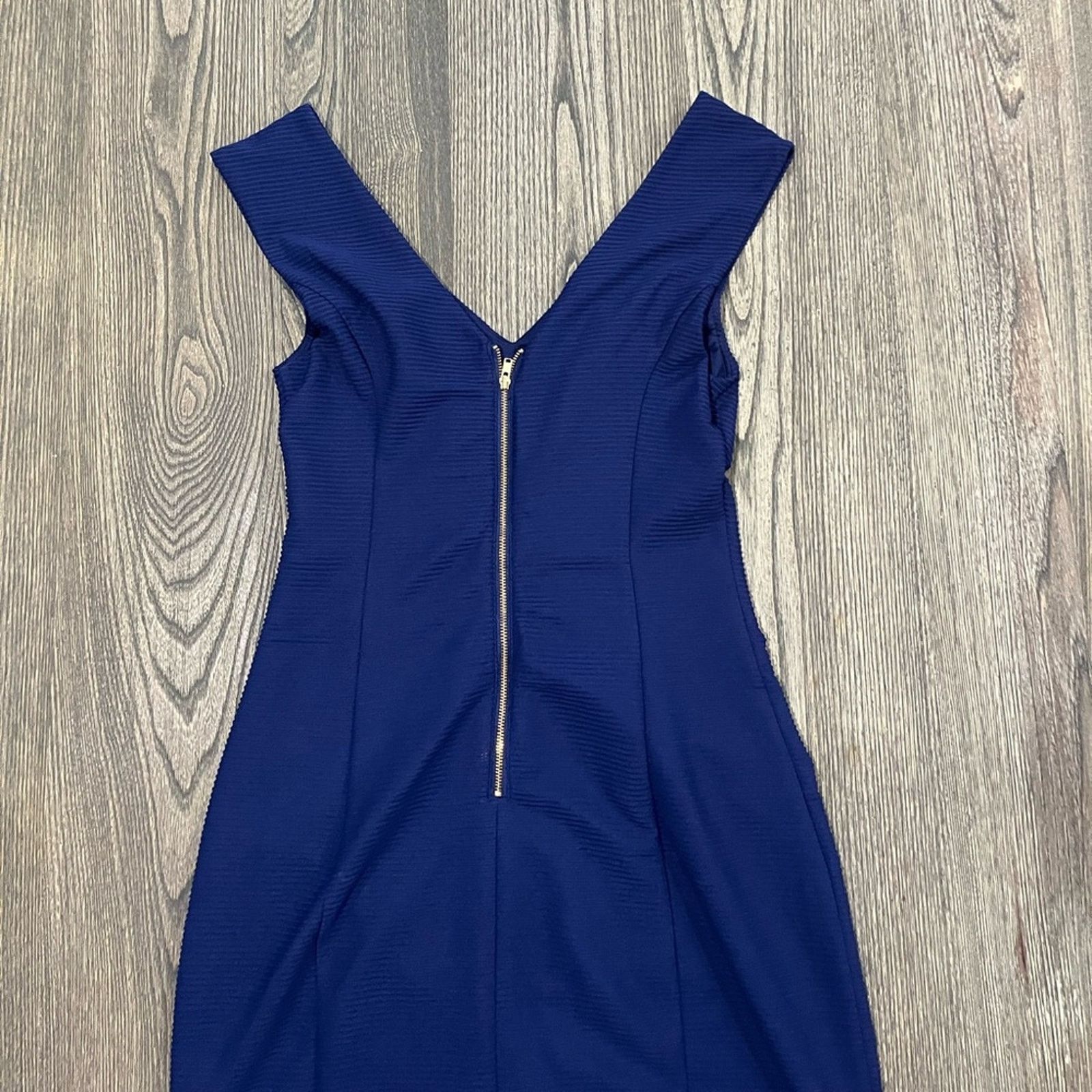 Express Express Dress Mini Bodycon V Neck Sleeveless Ruched Size 6 Size M / US 6-8 / IT 42-44 - 5 Thumbnail