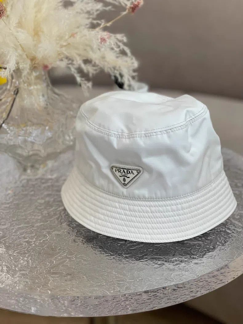 Prada Prada White fisherman's hat with triangles Size ONE SIZE - 2 Thumbnail
