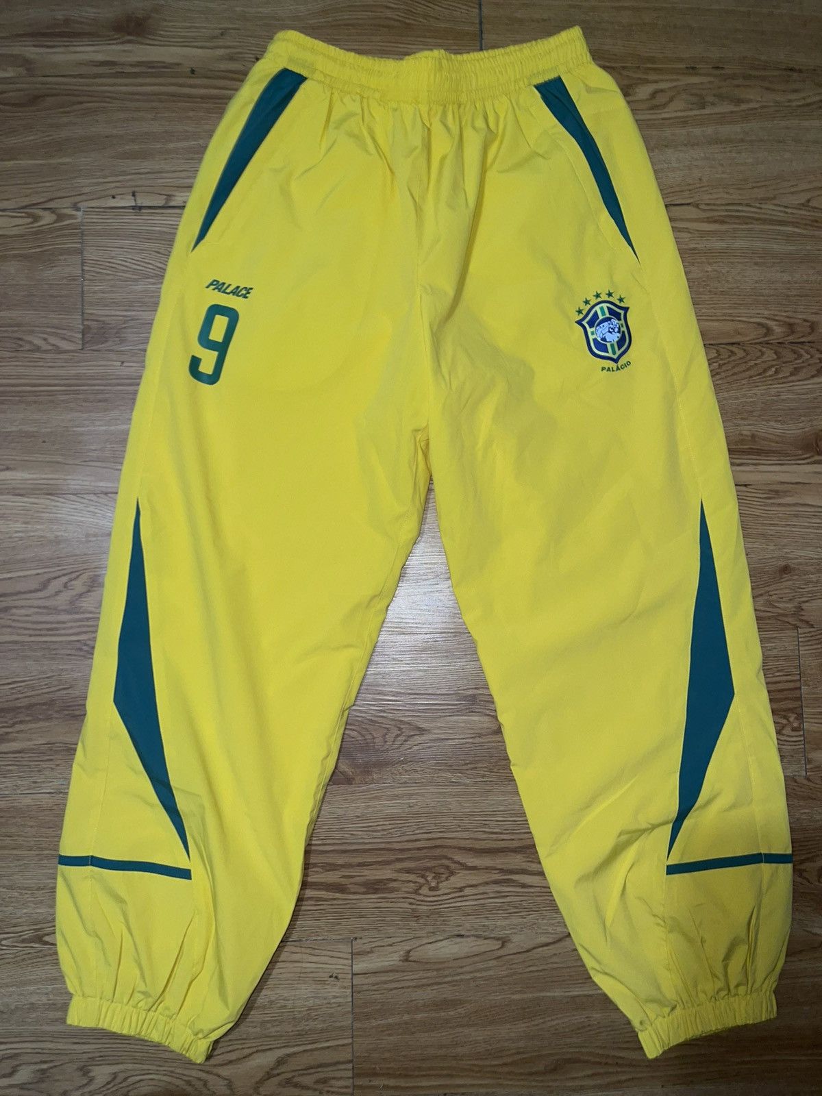 Palace Palace Pro Team 02 Shell Jogger Yellow Size Small Size US 30 / EU 46 - 1 Thumbnail