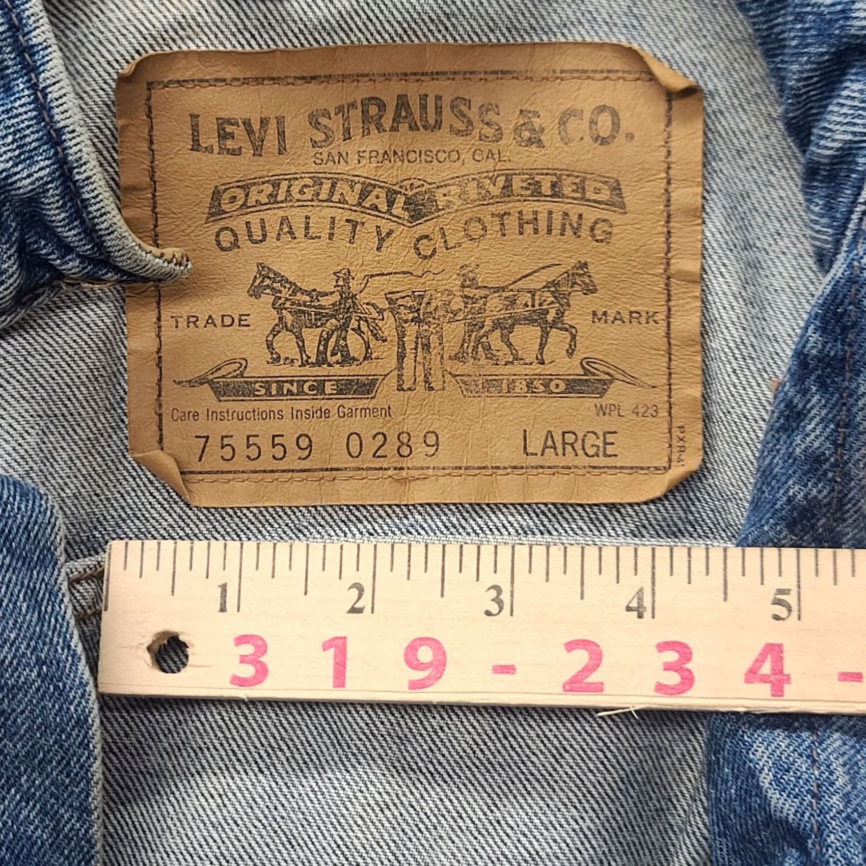 Levi's VINTAGE Levi’s Denim Jacket Men’s Large Trucker USA Made Leather Collar Size US L / EU 52-54 / 3 - 3 Thumbnail