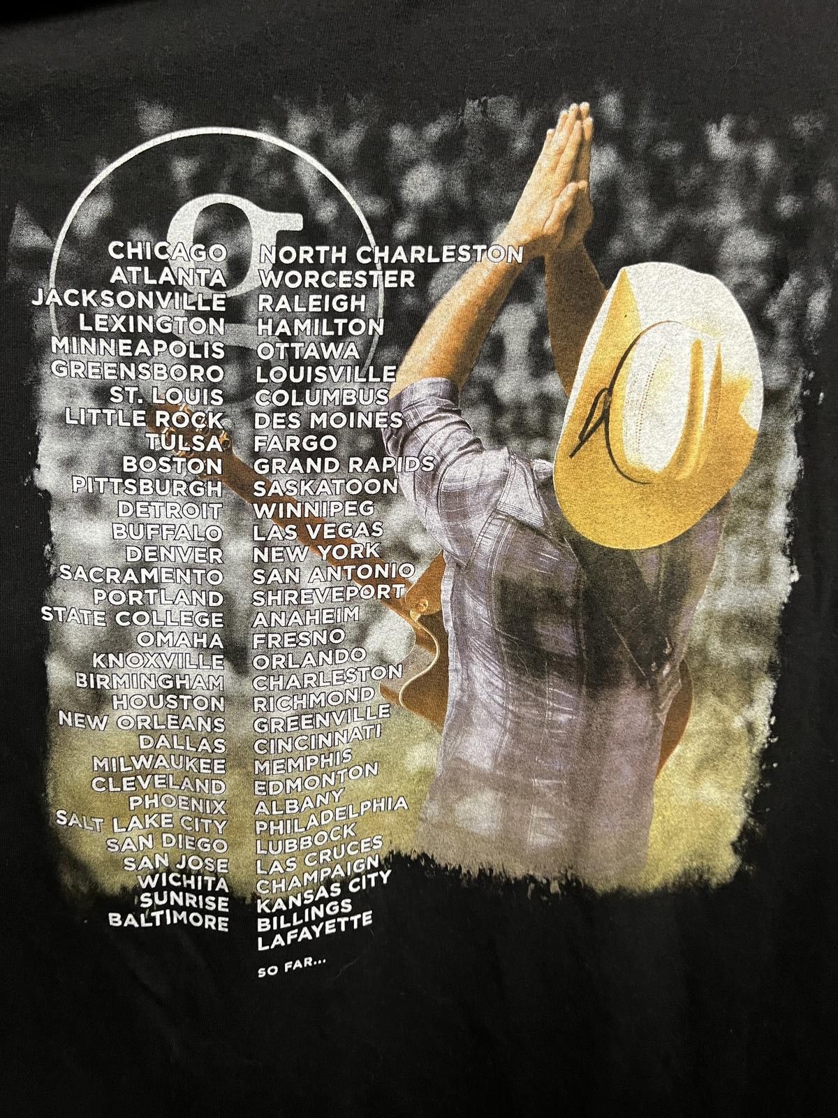 Designer Garth Brooks T-shirt - World Tour 2014-17 Shirt XL Size US XL / EU 56 / 4 - 5 Thumbnail