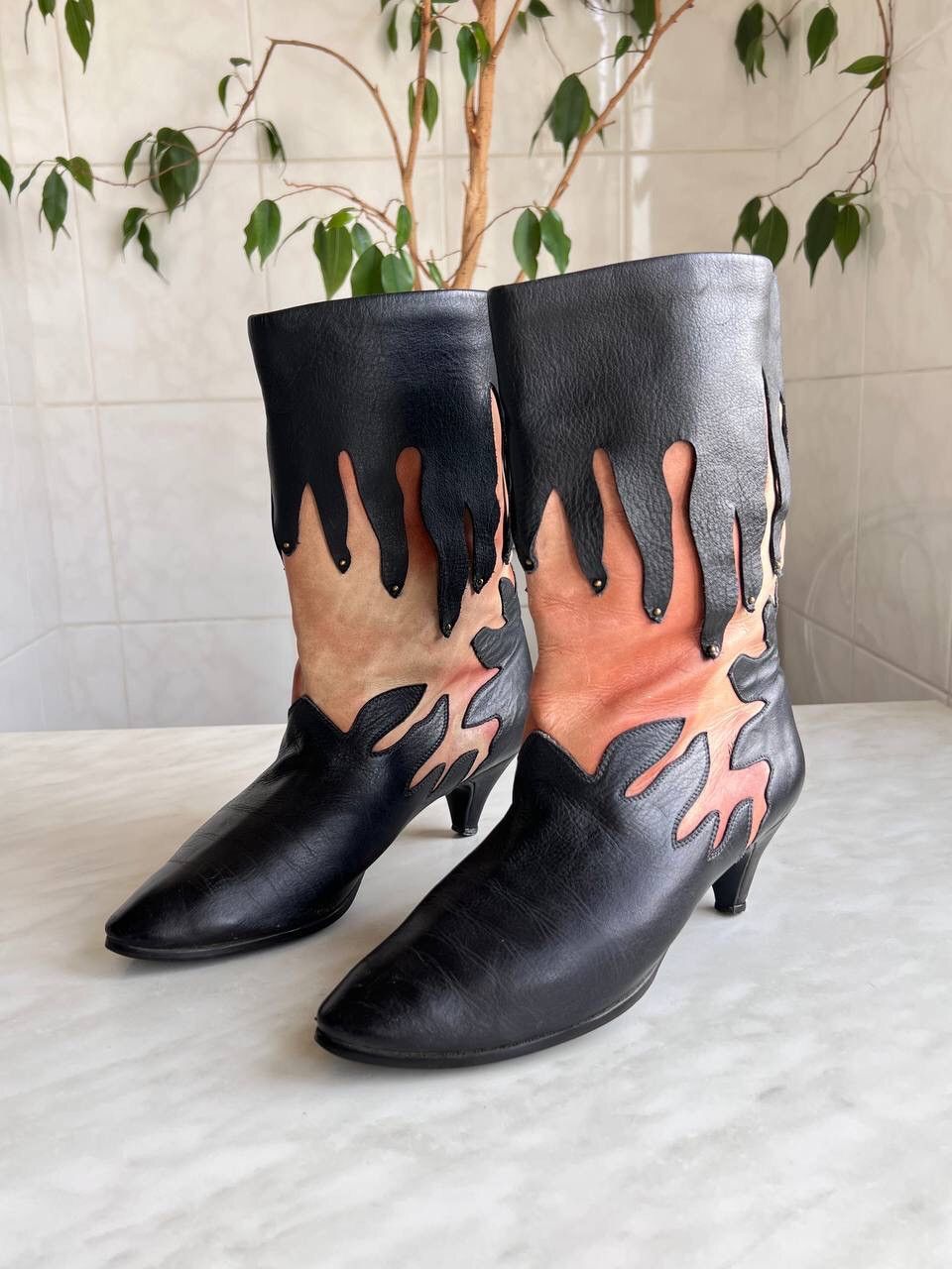 Genuine Leather × Vintage Vintage Black Flame Fire Leather High Woman's Boots Heels Size US 7 / IT 37 - 1 Thumbnail