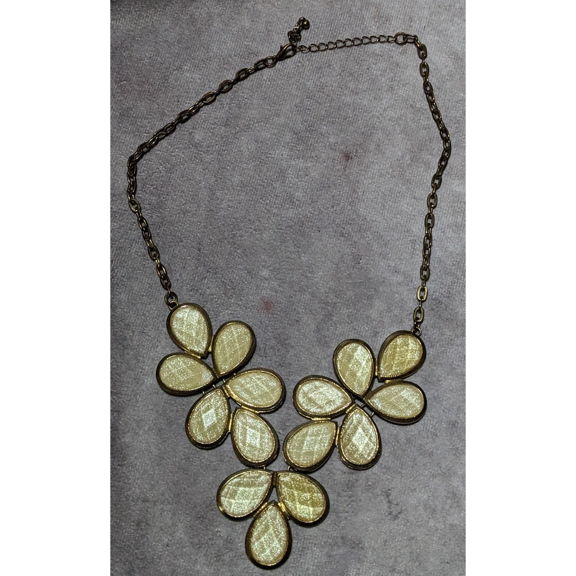 Other Vintage Yellow Floral Shimmer Statement Necklace Size ONE SIZE - 8 Thumbnail