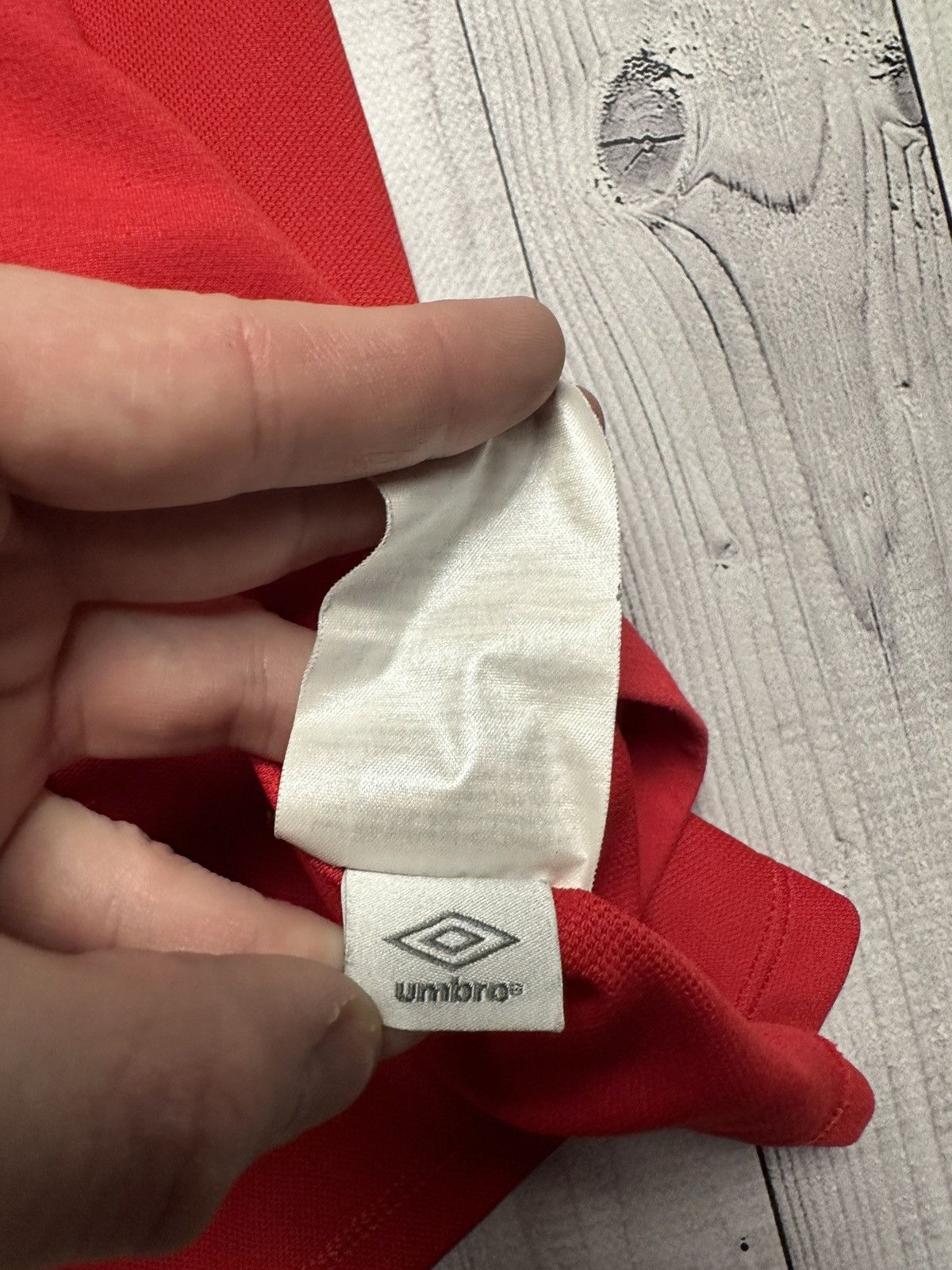 Umbro × Vintage Vintage Umbro England soccer jersey Rooney 10 size L Size US L / EU 52-54 / 3 - 7 Thumbnail