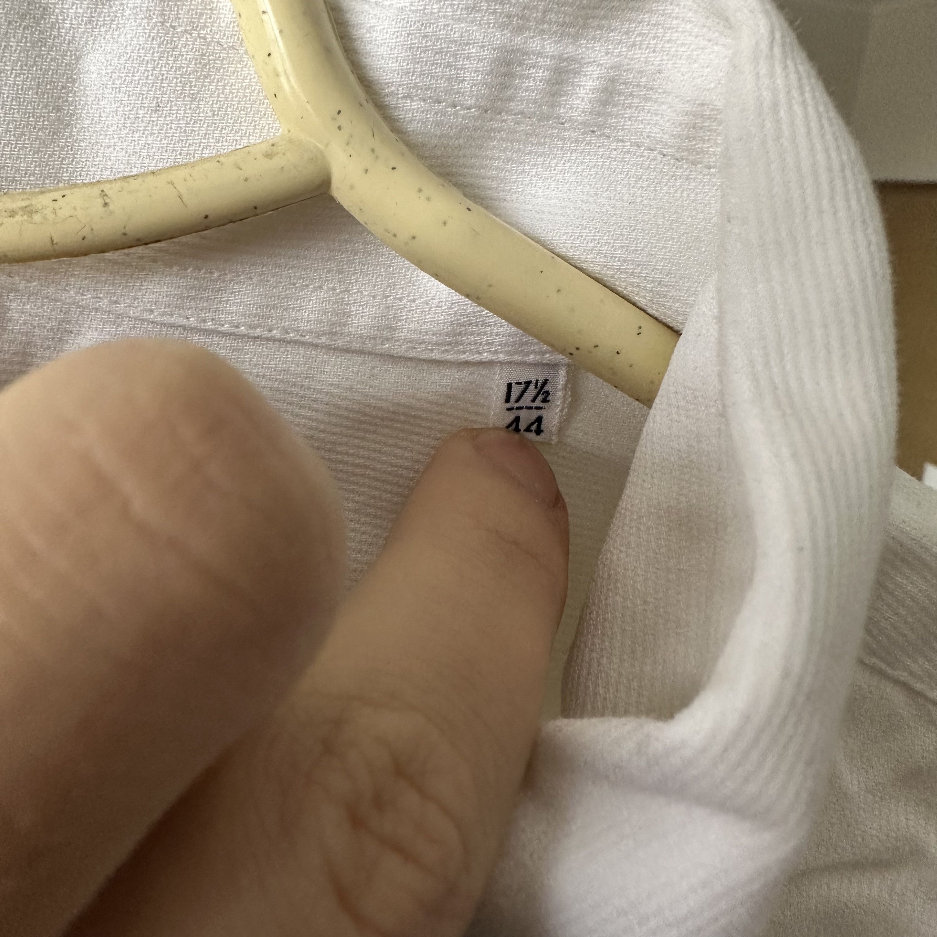 Christian Dior Monsieur Christian Dior Vintage White Velvet Embroidered Logo Shirt Size US XL / EU 56 / 4 - 4 Thumbnail