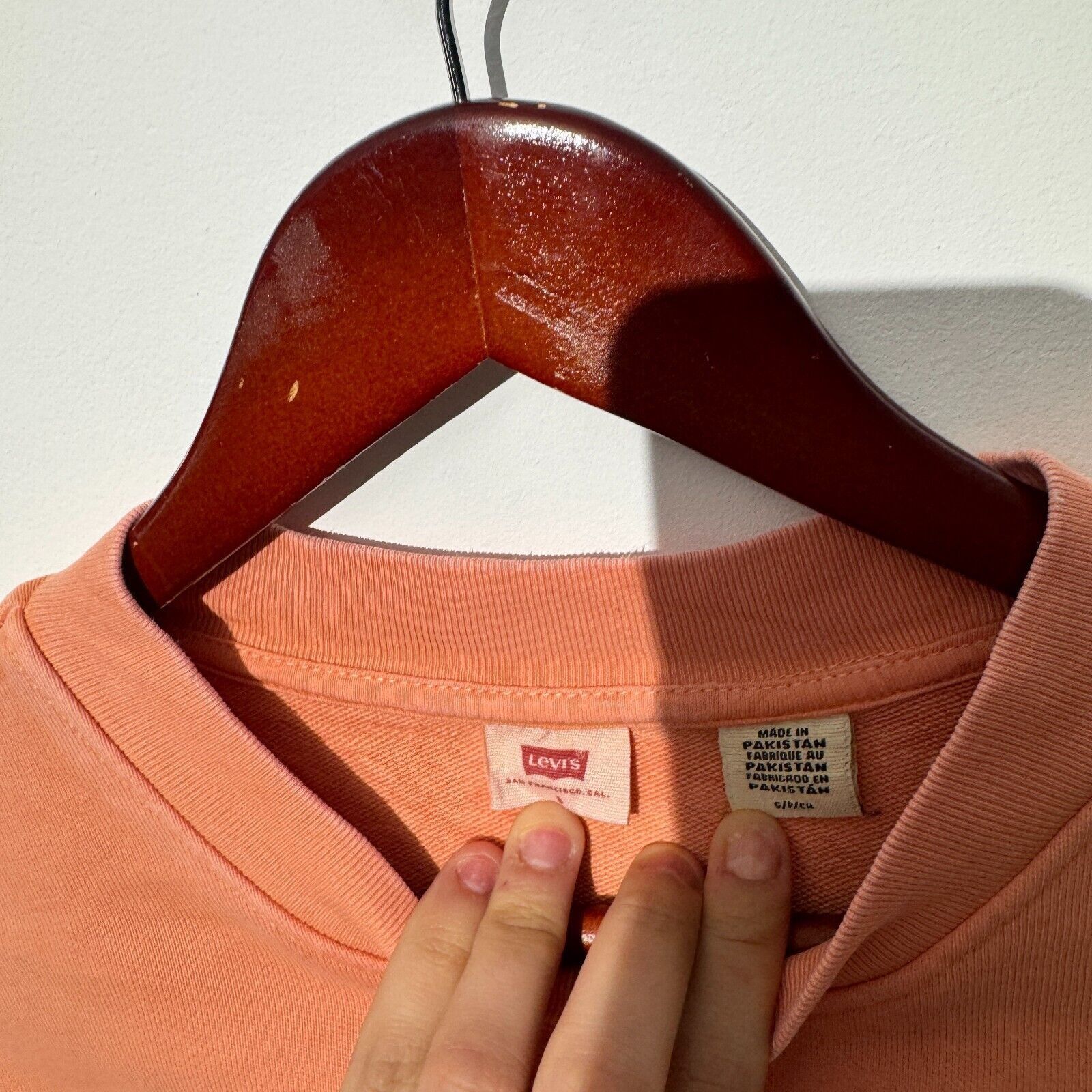 Levi's × Vintage Vintage Levis Unisex Peach Cotton Crewneck Size S 90s Size US S / EU 44-46 / 1 - 7 Thumbnail