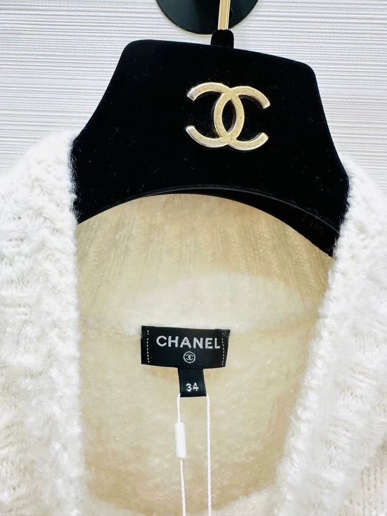 Chanel Chanel Series white cashmere turtleneck sweater Size XXS / US 00 / IT 34 - 2 Thumbnail
