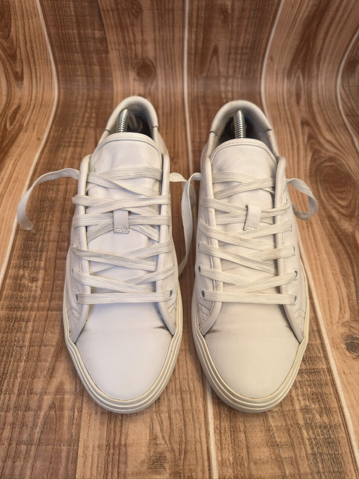 Yves Saint Laurent Saint Laurent Malibu White Leather Lace Up Lowtop Sneaks Size US 8.5 / EU 41-42 - 1 Thumbnail