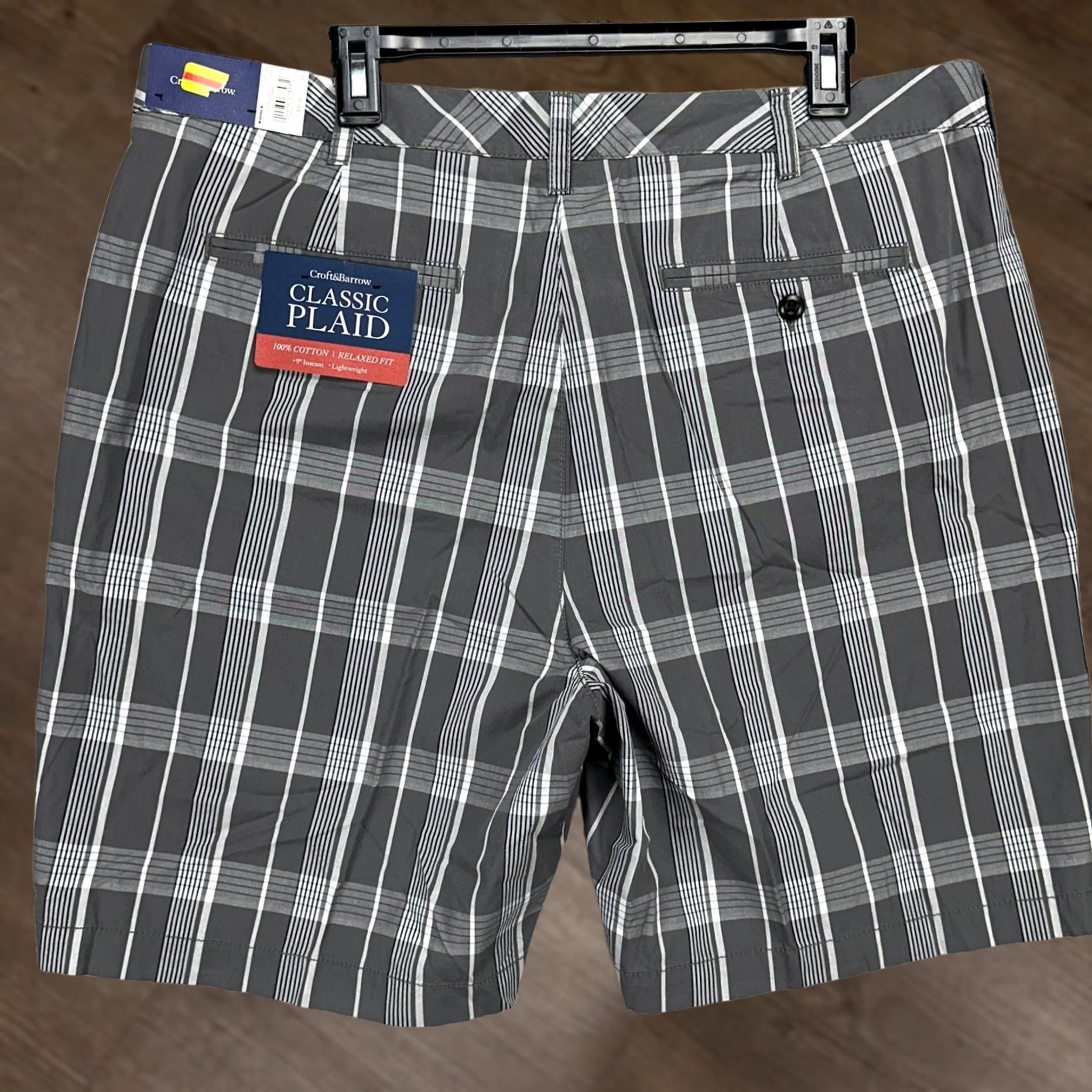 Croft & Barrow VINTAGE Croft Barrow Mens Classic Plaid Shorts 38X9 Grey Relaxed Fit Khakis Casual NEW Size US 38 / EU 54 - 1 Thumbnail