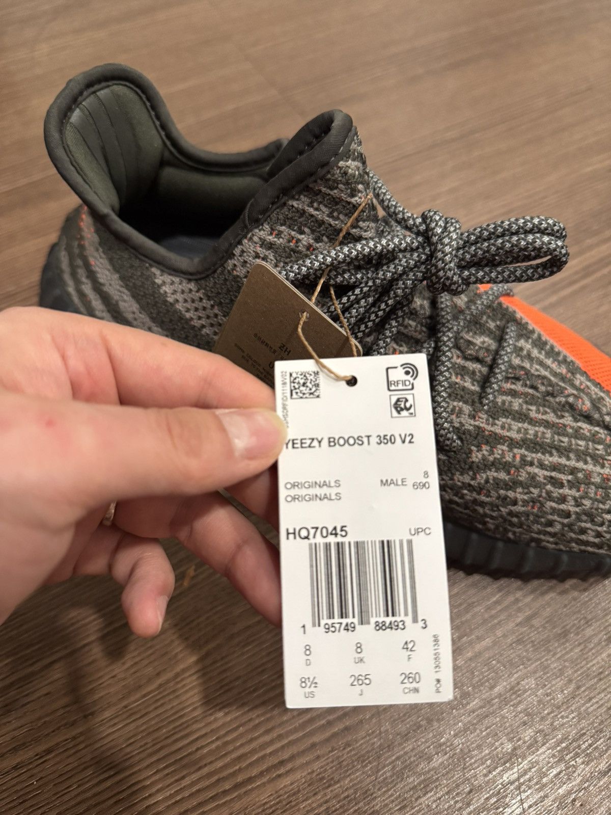Adidas × Kanye West Yeezy Boost 350 V2 Beluga Size US 8.5 / EU 41-42 - 4 Thumbnail