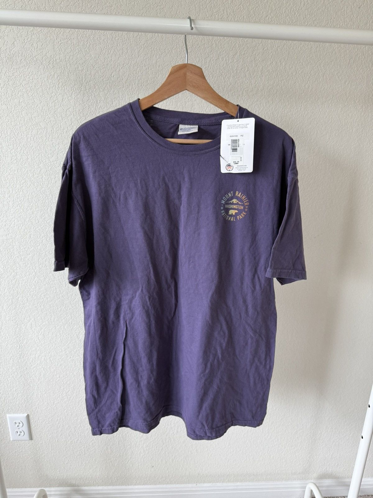 Hanes Mount Rainier T-Shirt 💜 Size US L / EU 52-54 / 3 - 2 Thumbnail
