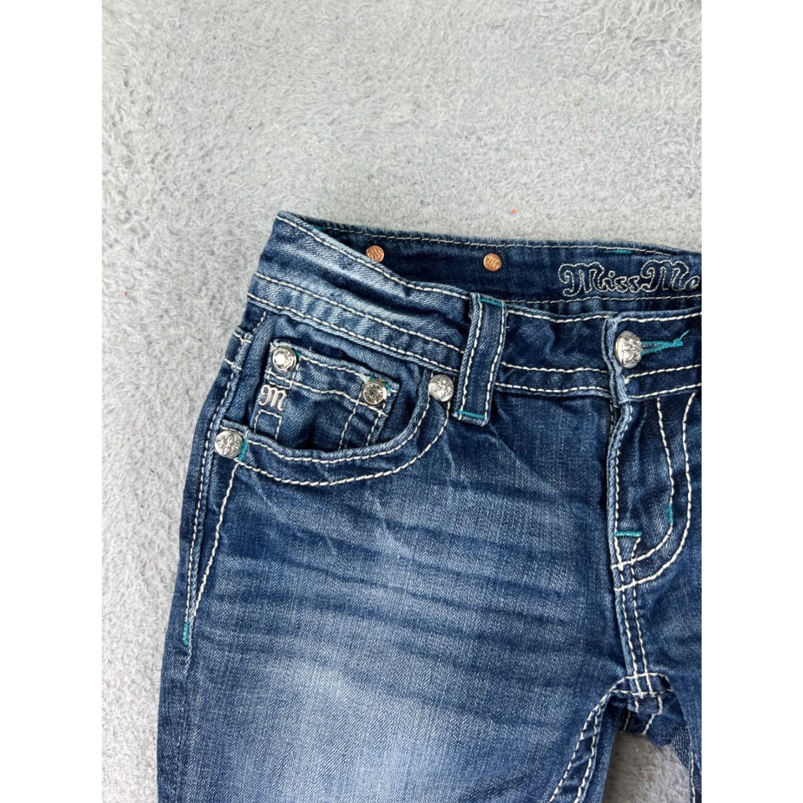 Miss Me Miss Me Shorts Women Denim Blue 26x12 Low Rise 5-Pocket Studded Embroidered Lace Button Cotton Blend Casual Party/Cocktail Vintage No 90s? No. Size 26" / US 2 / IT 38 - 4 Thumbnail