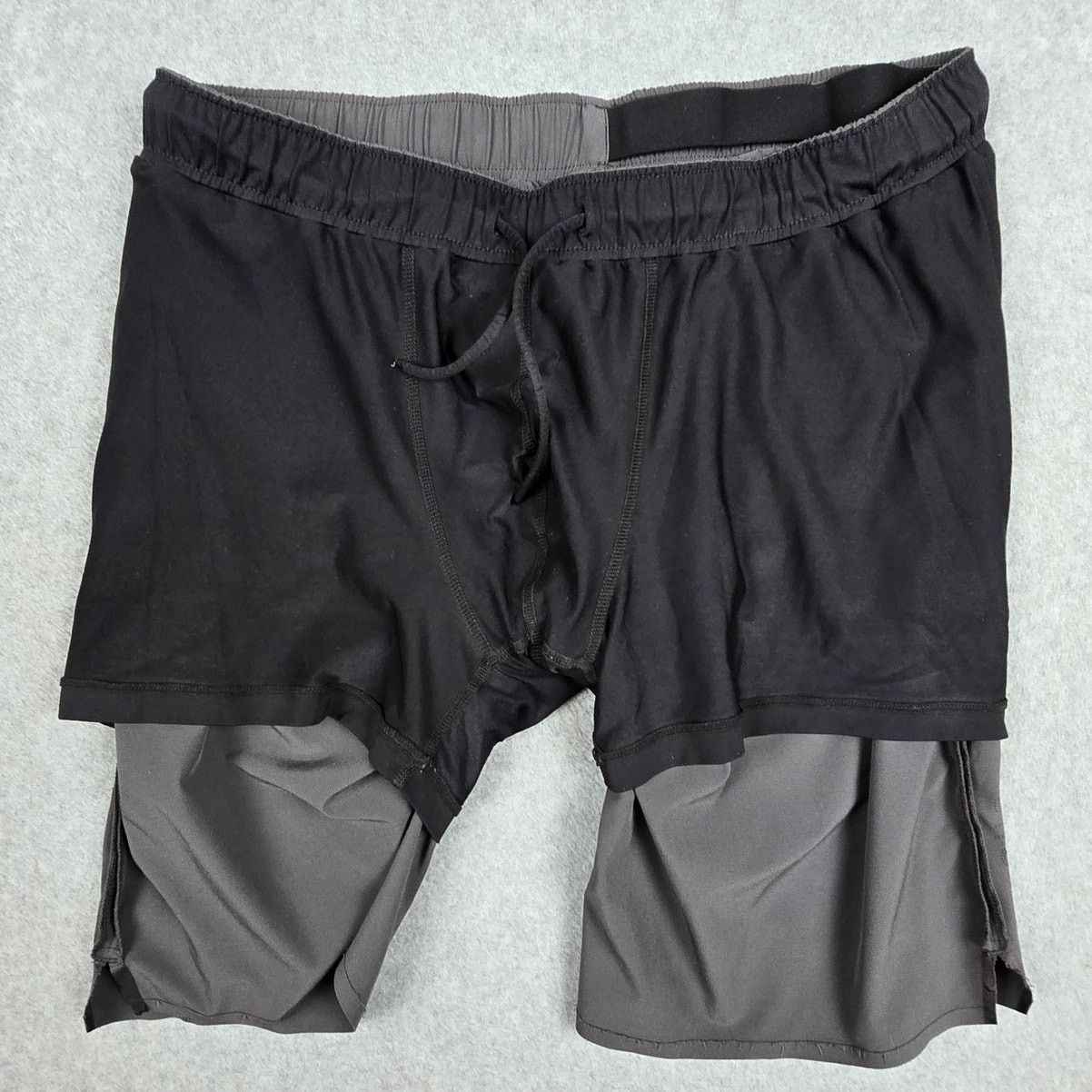 Rhone Rhone Medium Gray Athletic Shorts Lined Drawstring Pockets Size US 32 / EU 48 - 11 Thumbnail