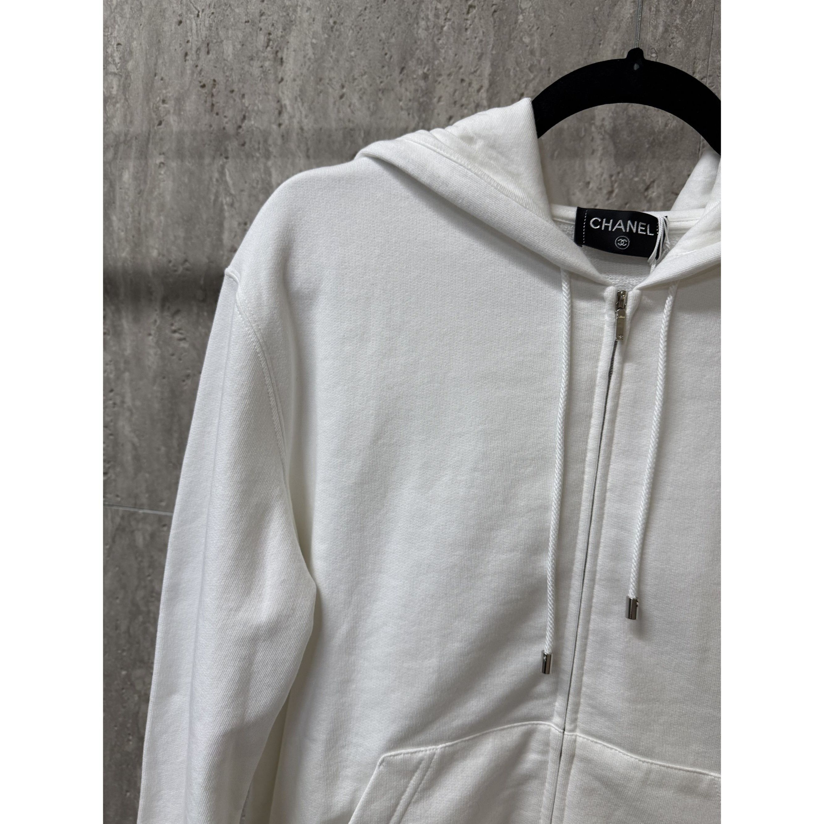 Chanel Chanel White Zip-Up Hoodie With Black Graphic Back Design 10 Size M / US 6-8 / IT 42-44 - 11 Thumbnail
