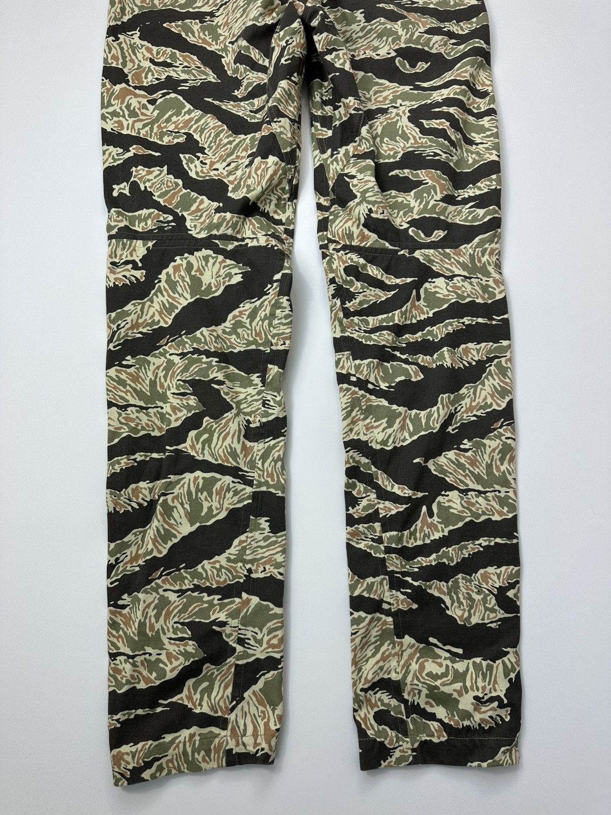 Maharishi Maharishi Camo Chino Pants Military Design Size US 33 - 11 Thumbnail
