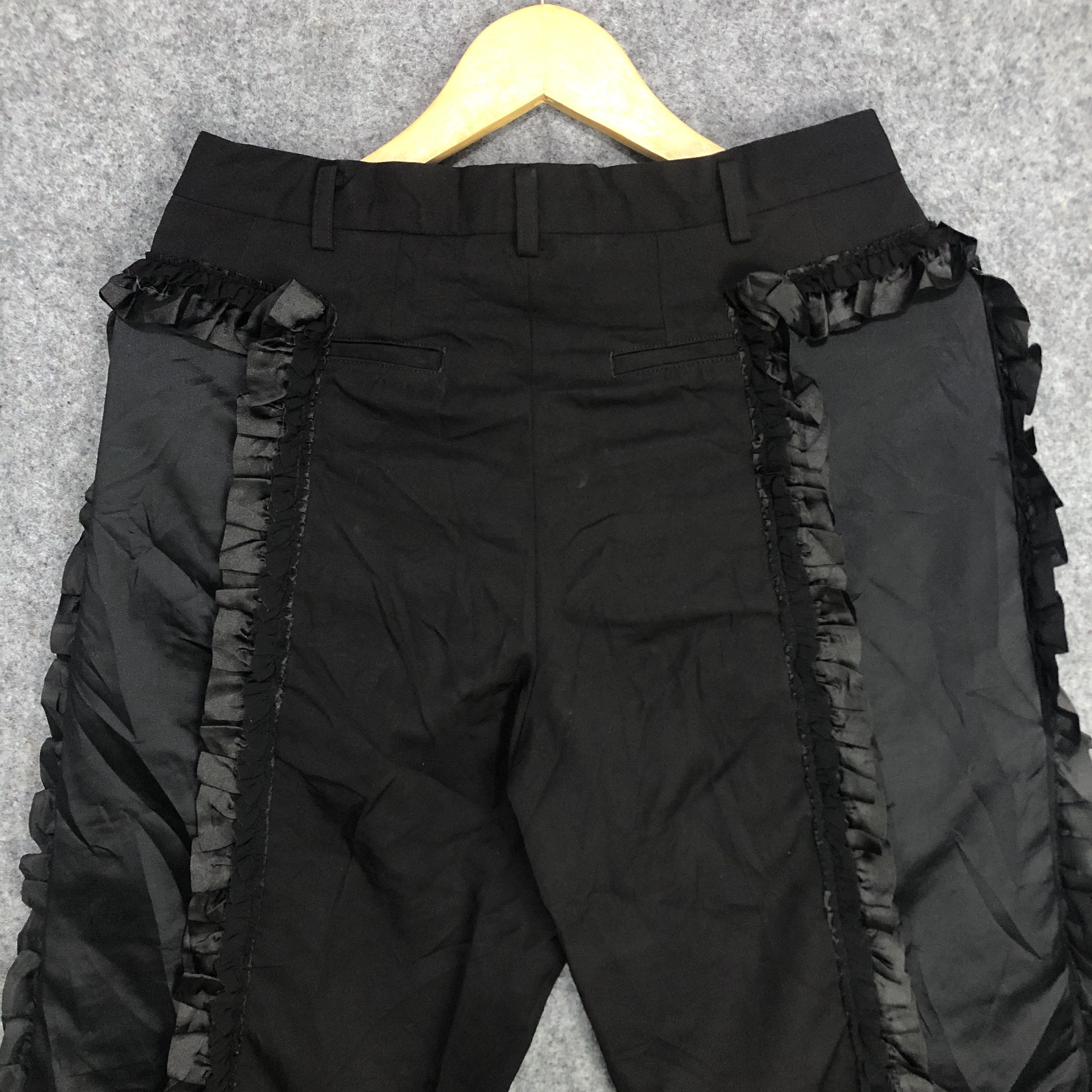 Comme des Garcons Comme des Garcons Frill Frame Switching Cropped Pants Size US 30 / EU 46 - 2 Thumbnail