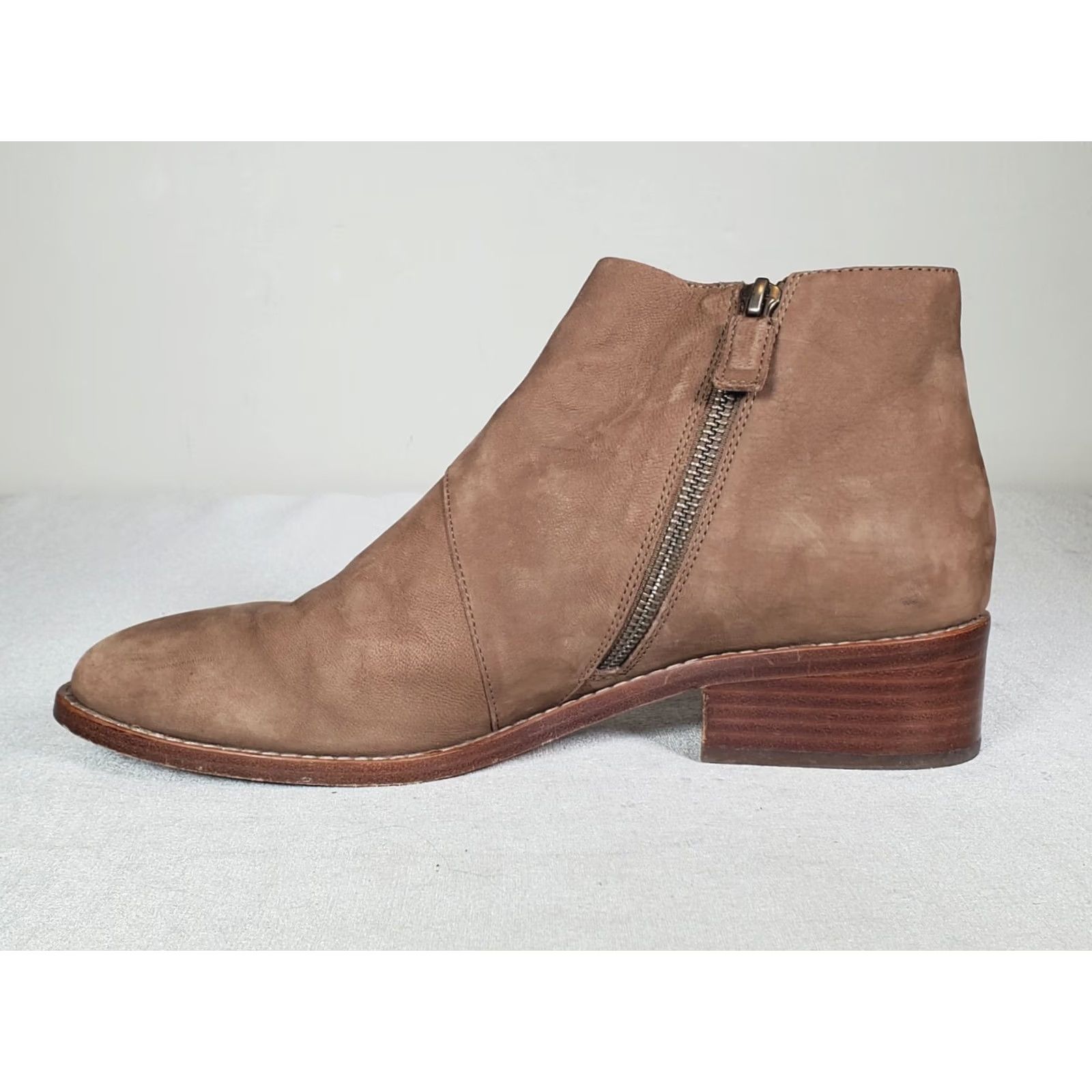 Eileen Fisher Eileen Fisher Billie Tumbled Nubuck Booties Women’s Size US 10 Ankle Boots Brown Leather 1.5" Heel Zip Size US 10 / IT 40 - 3 Thumbnail