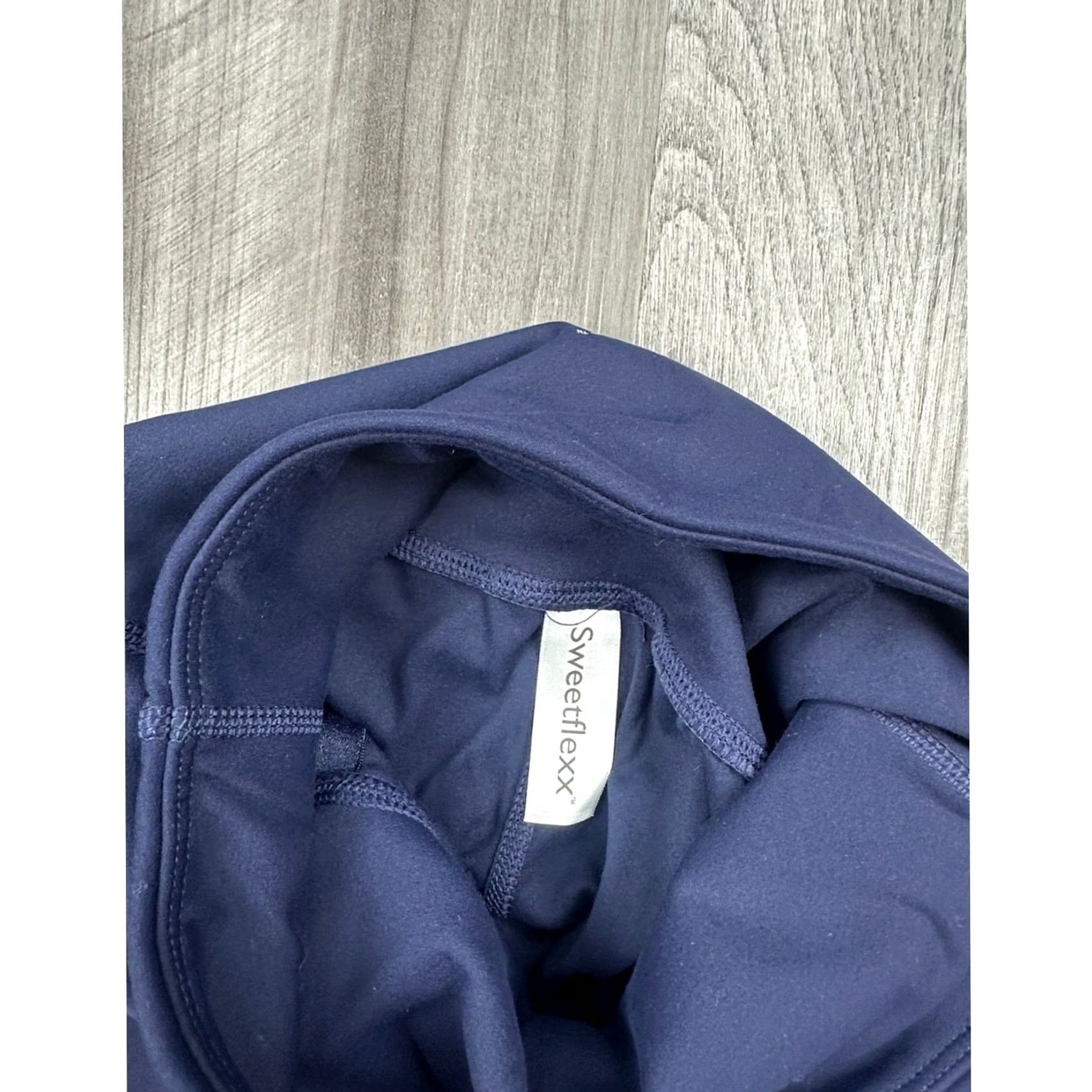 Vintage Sweetflexx Leggings Navy High Rise Pockets Women 4 NWOT Compression Polyester Spandex 79/21 Size 27" / US 4 / IT 40 - 6 Thumbnail